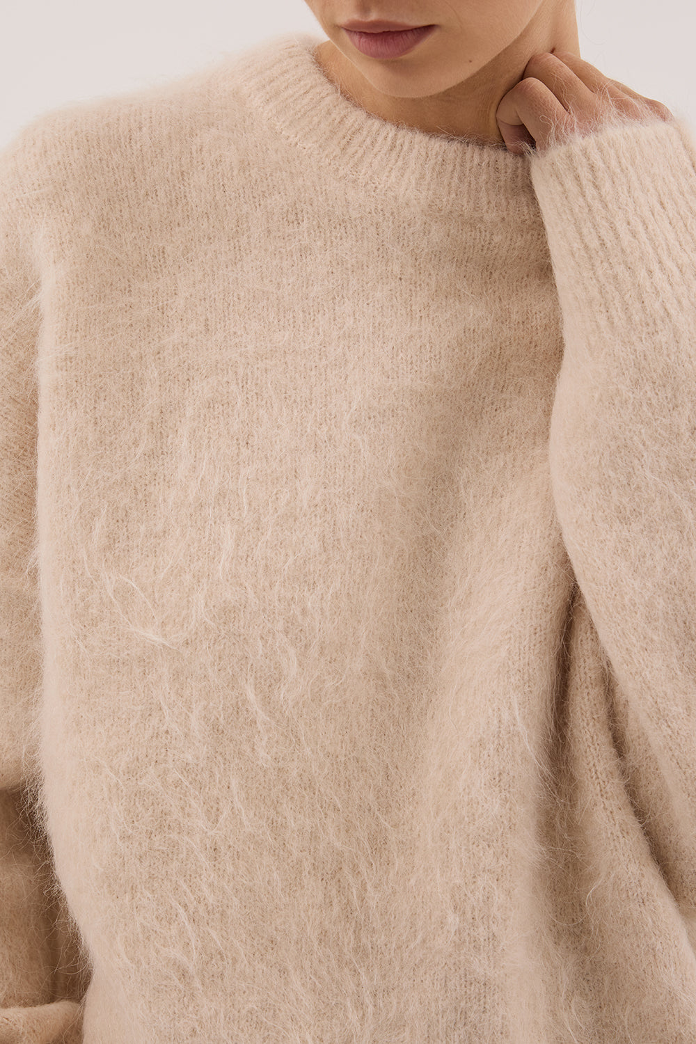 SALMA CREAM LONGLINE JUMPER Clothing DISSH Boutiques 