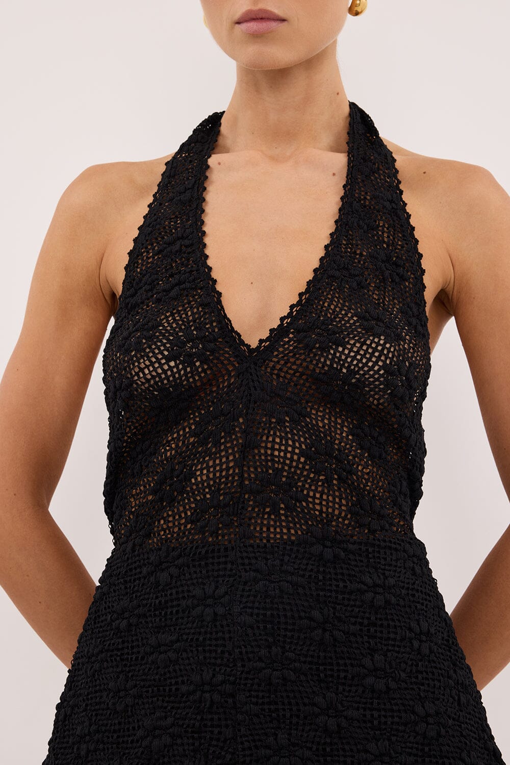 AGNES BLACK SLEEVELESS CROCHET HALTER TOP
