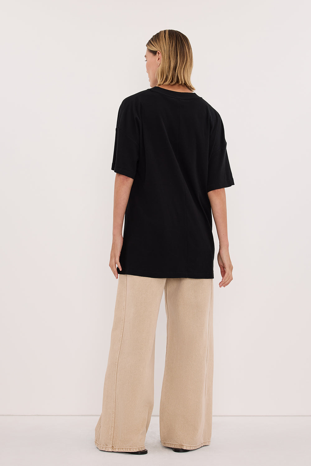 SLOANE BLACK COTTON LONGLINE TEE