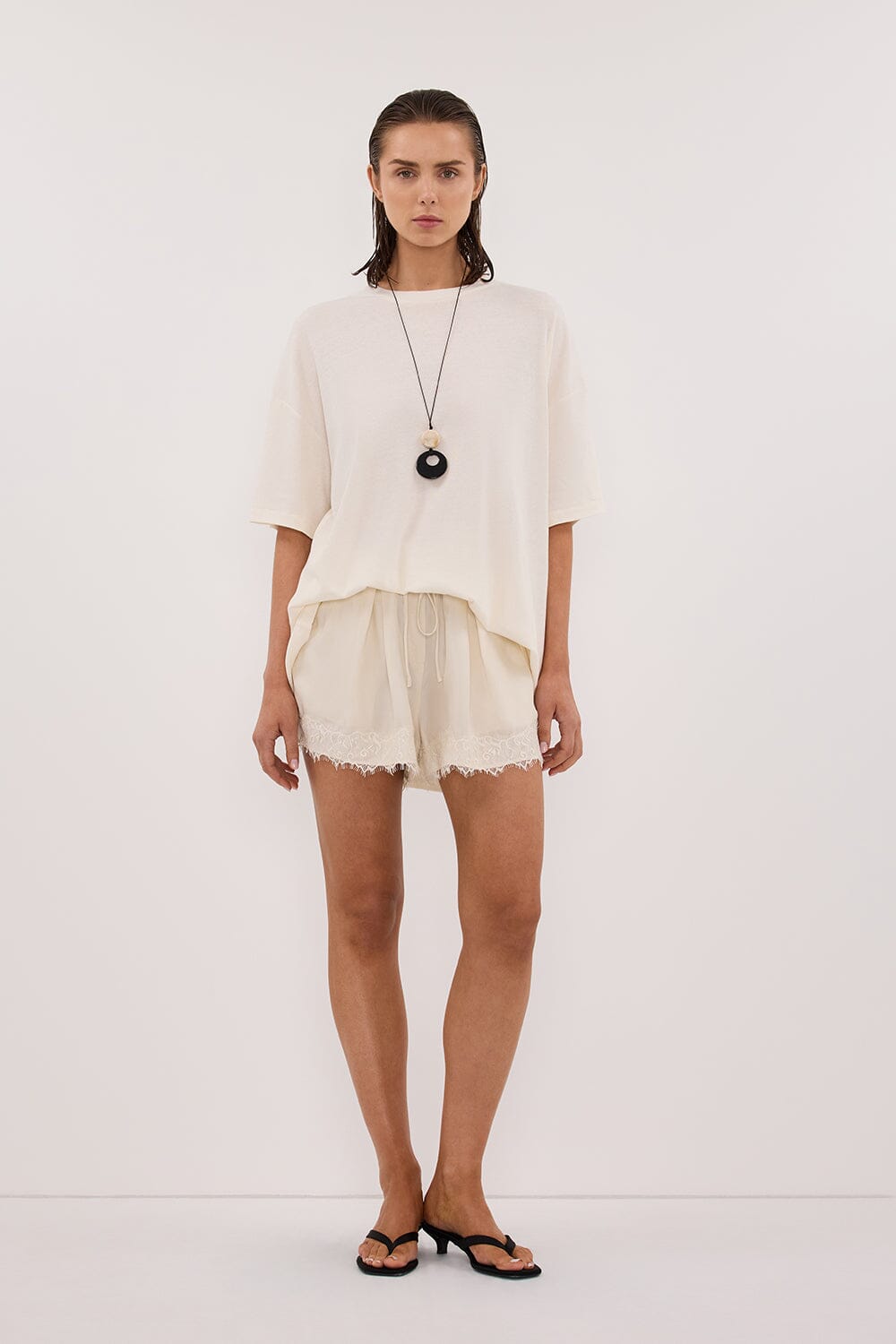 ANDREA SANDSTONE CUPRO LACE SHORT | Dissh