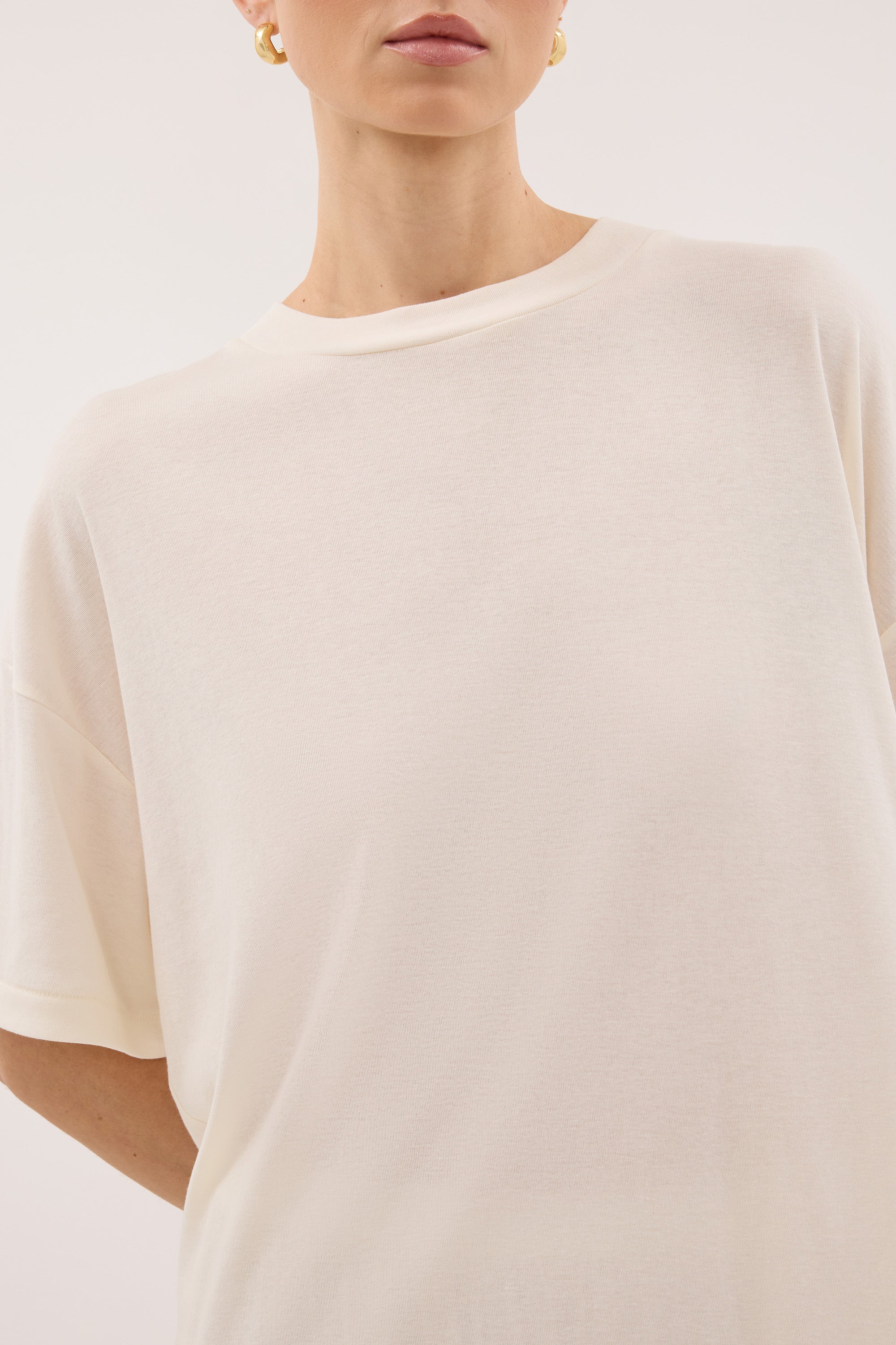 SLOANE CREAM COTTON LONGLINE TEE