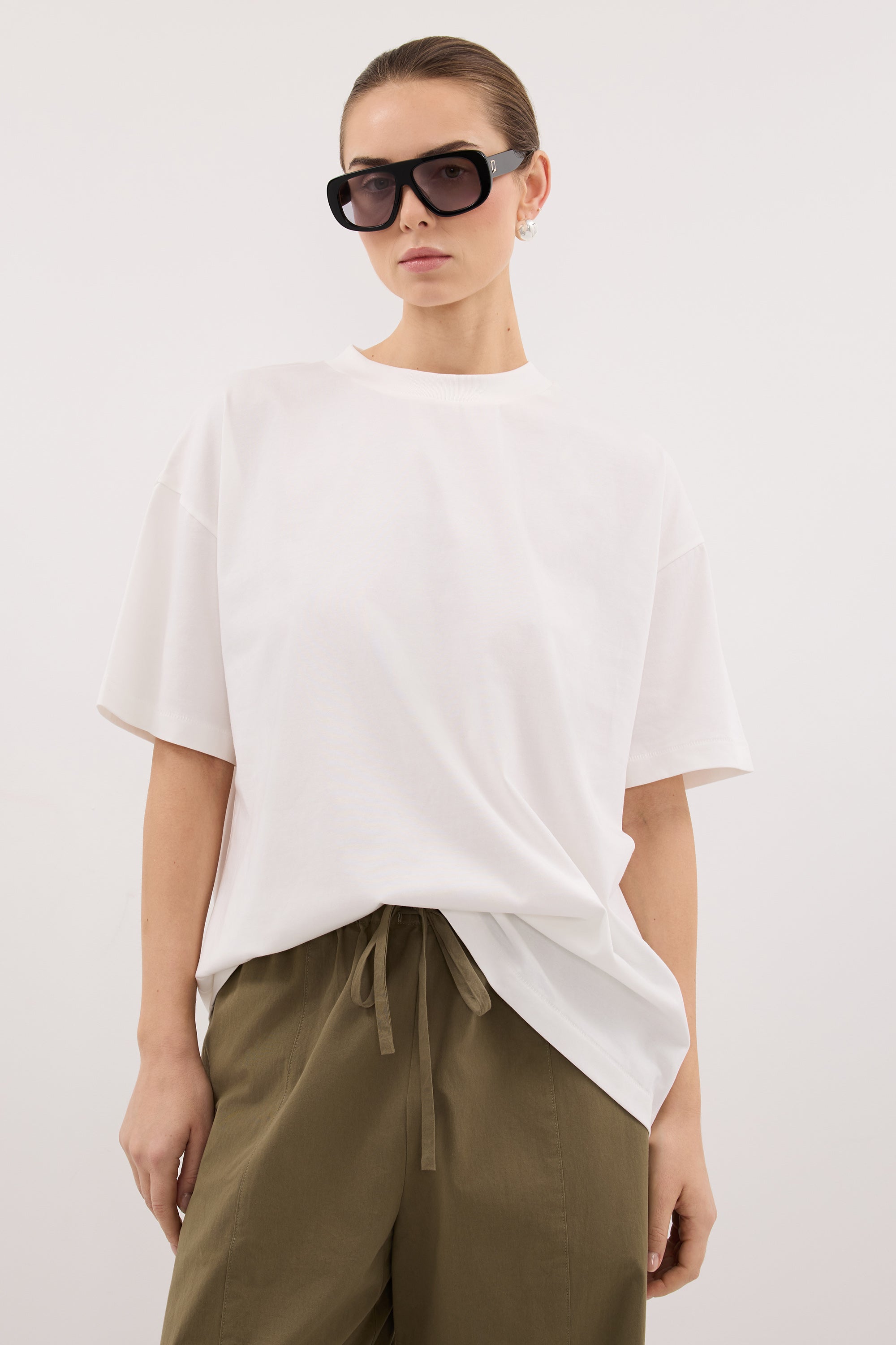 TYRA WHITE BOYFRIEND TEE