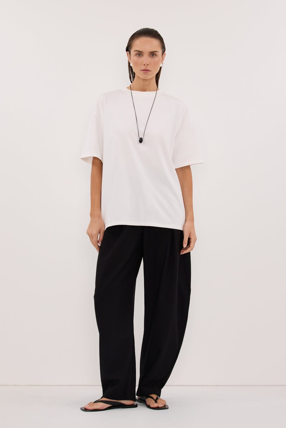 TYRA WHITE BOYFRIEND TEE
