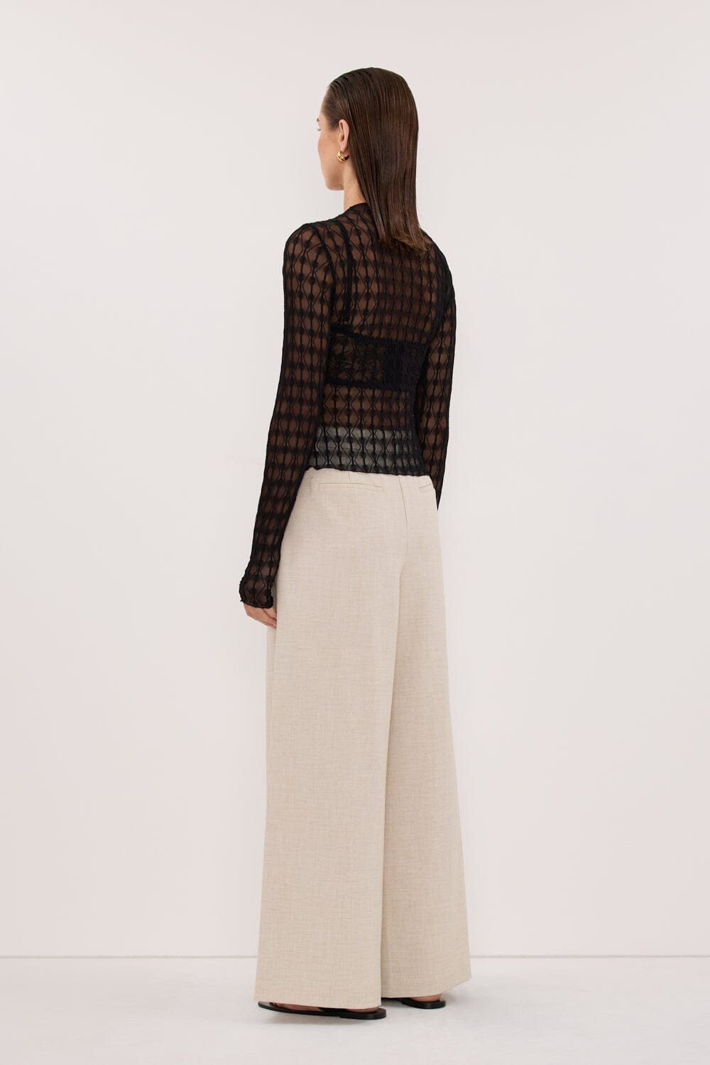 LEIA BLACK LONG SLEEVE LACE KNIT TOP
