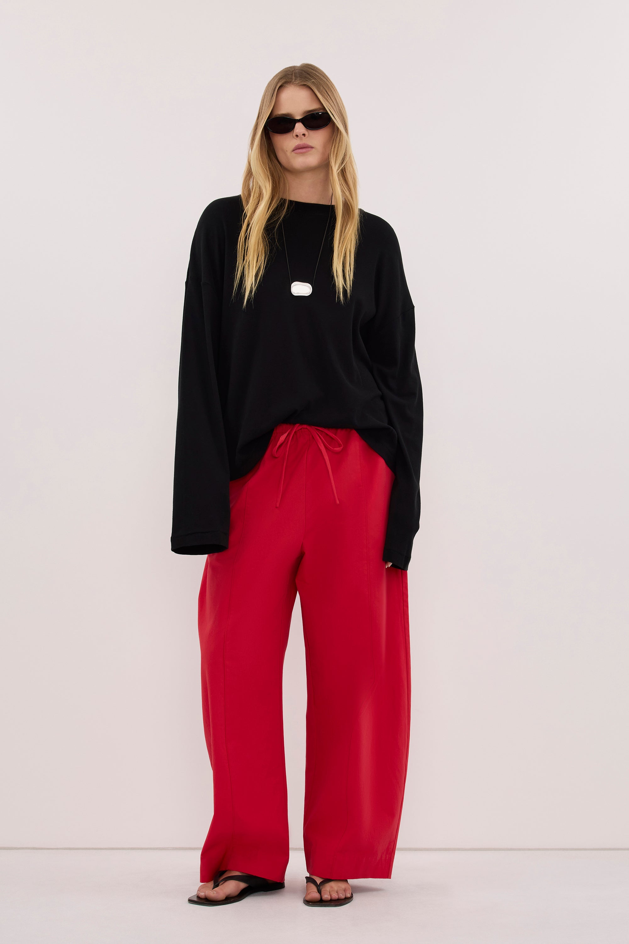 SLOANE BLACK LONG SLEEVE CREW KNIT TOP