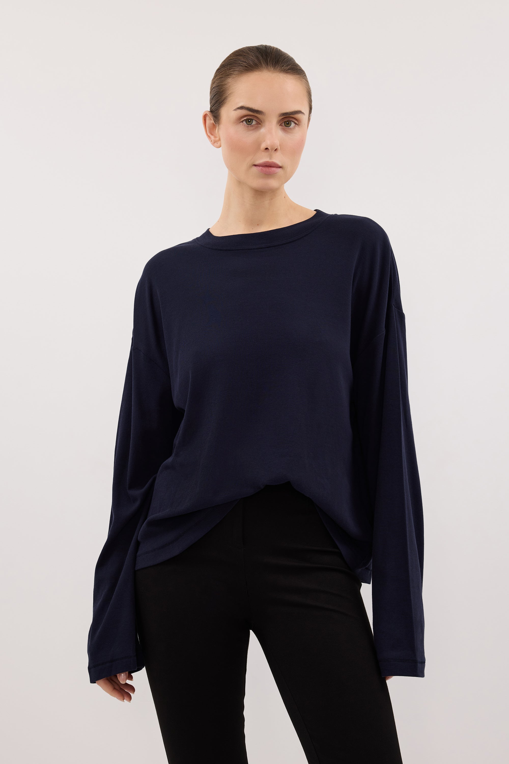 SLOANE NAVY LONG SLEEVE CREW KNIT TOP