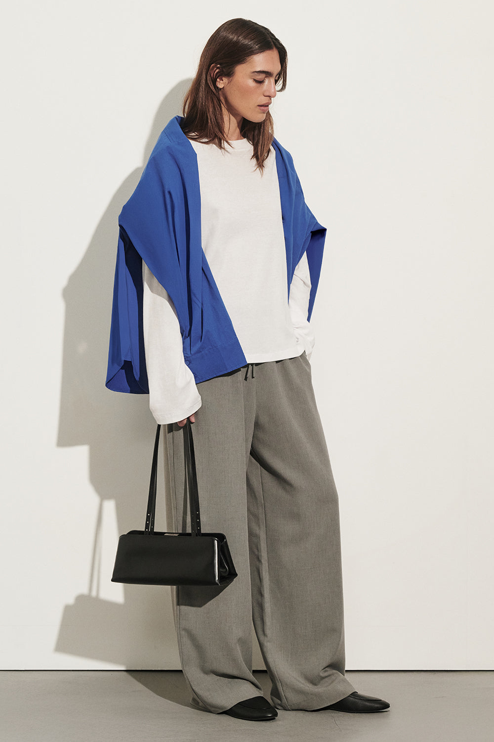 SLOANE WHITE LONG SLEEVE CREW KNIT TOP