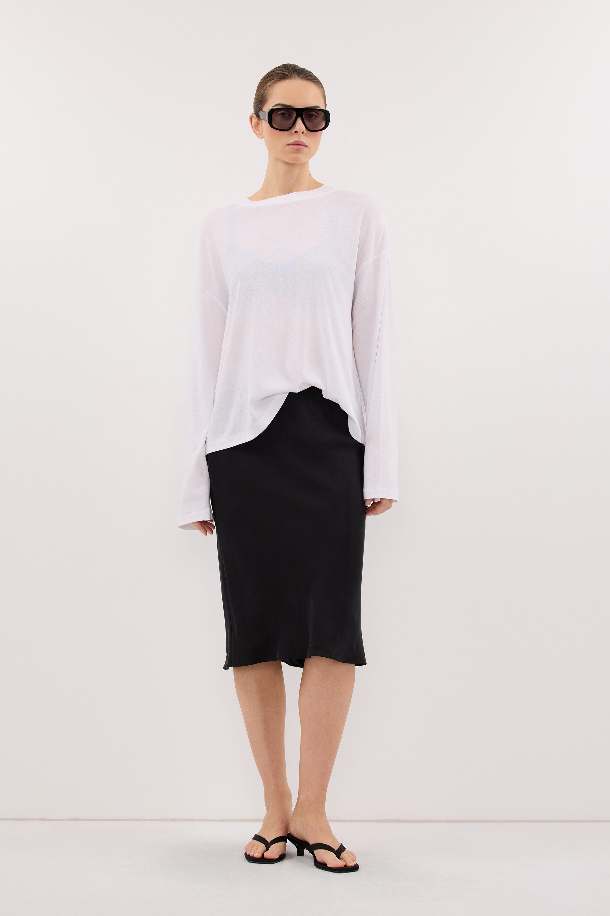 SLOANE WHITE LONG SLEEVE CREW KNIT TOP