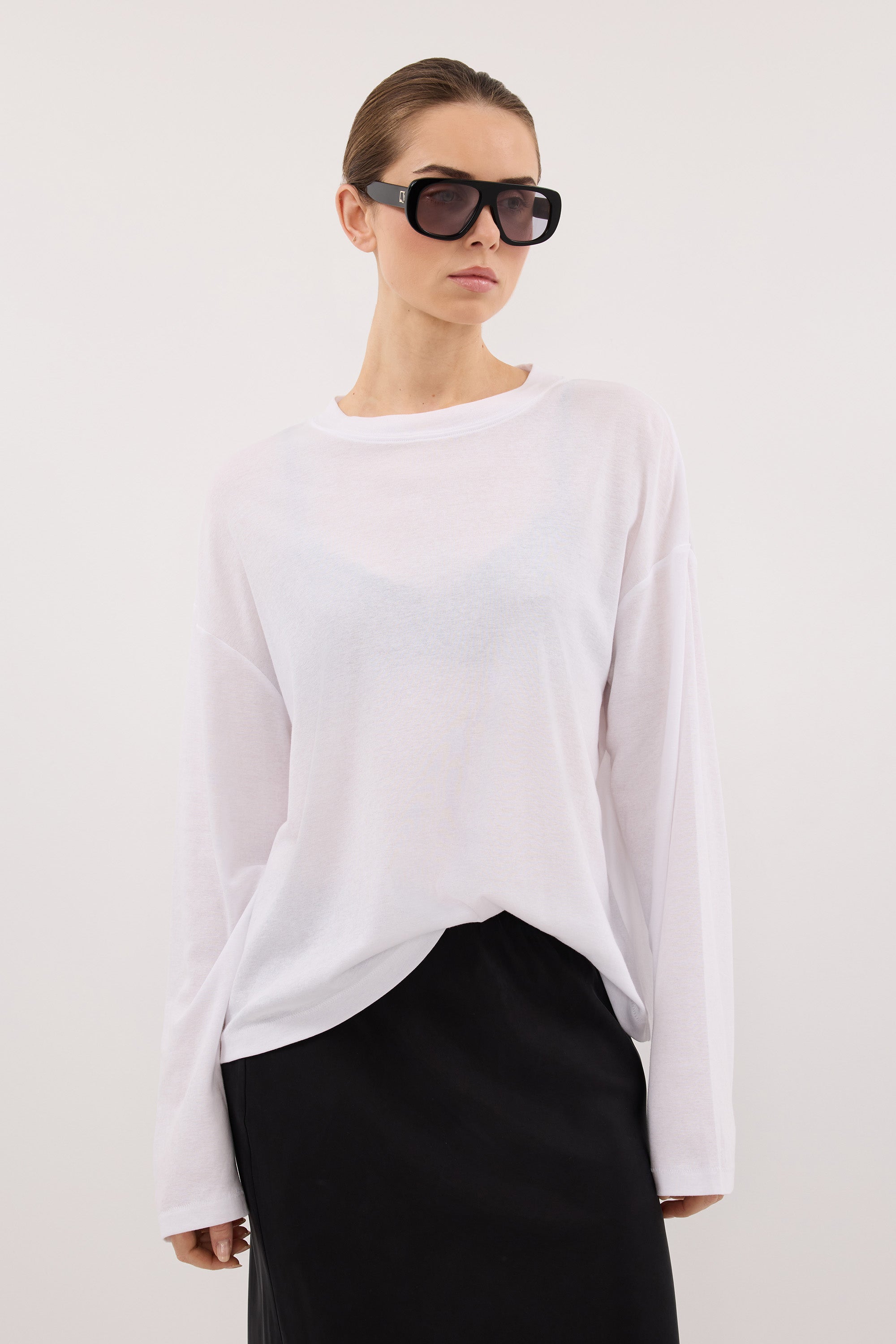 SLOANE WHITE LONG SLEEVE CREW KNIT TOP