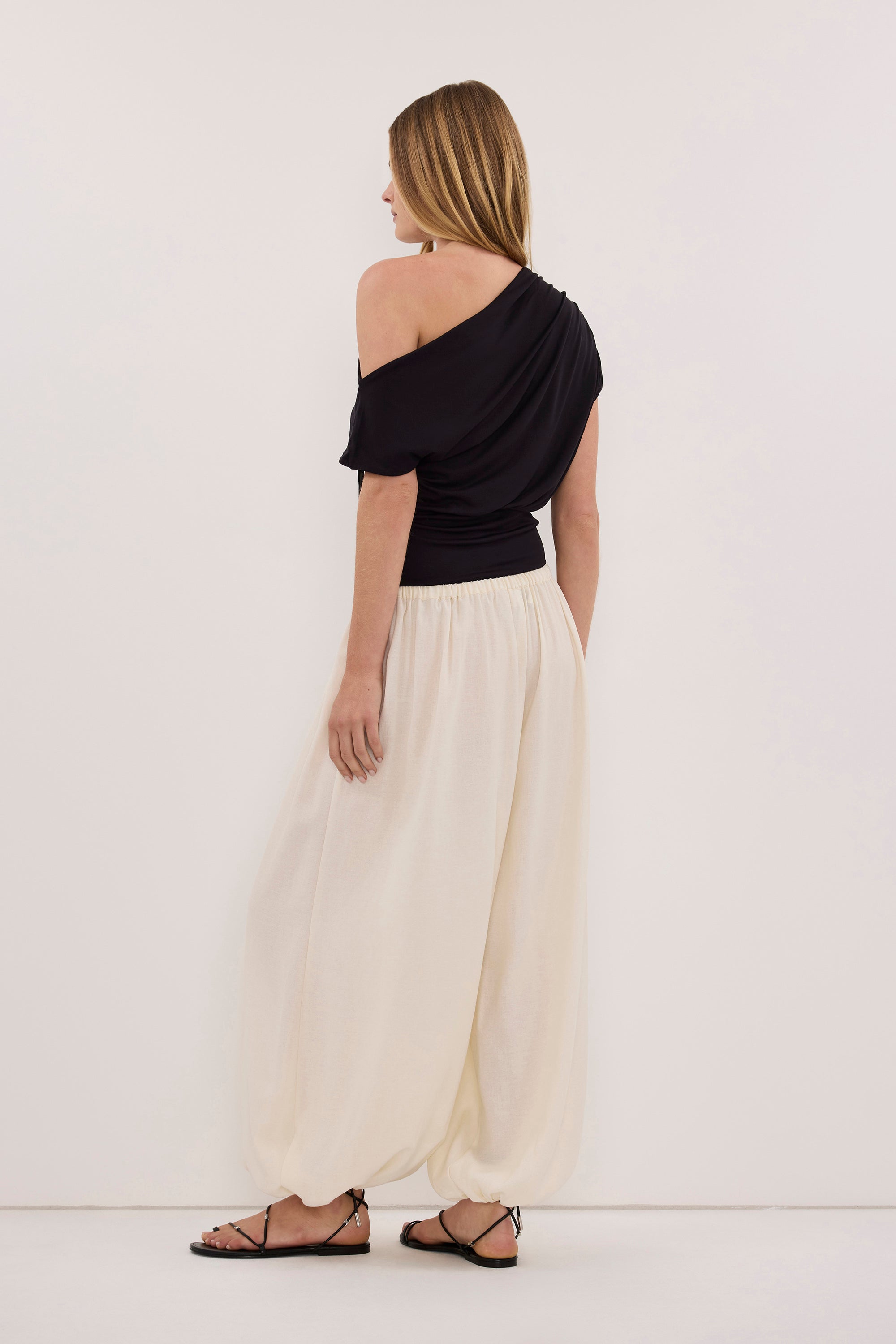 ELSIE BLACK ASYM SLEEVELESS TOP