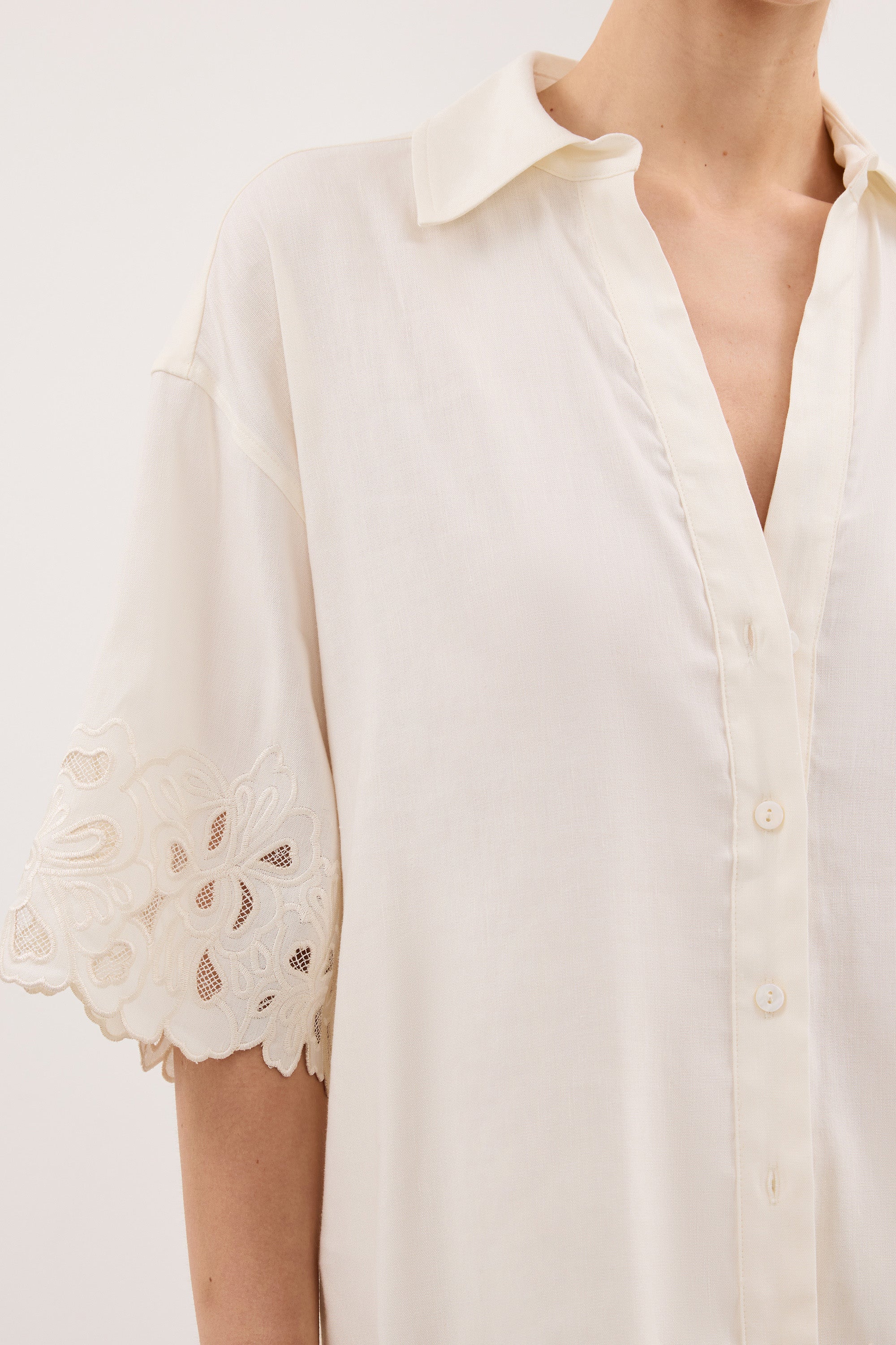 ZARIA OFF WHITE SHIRT