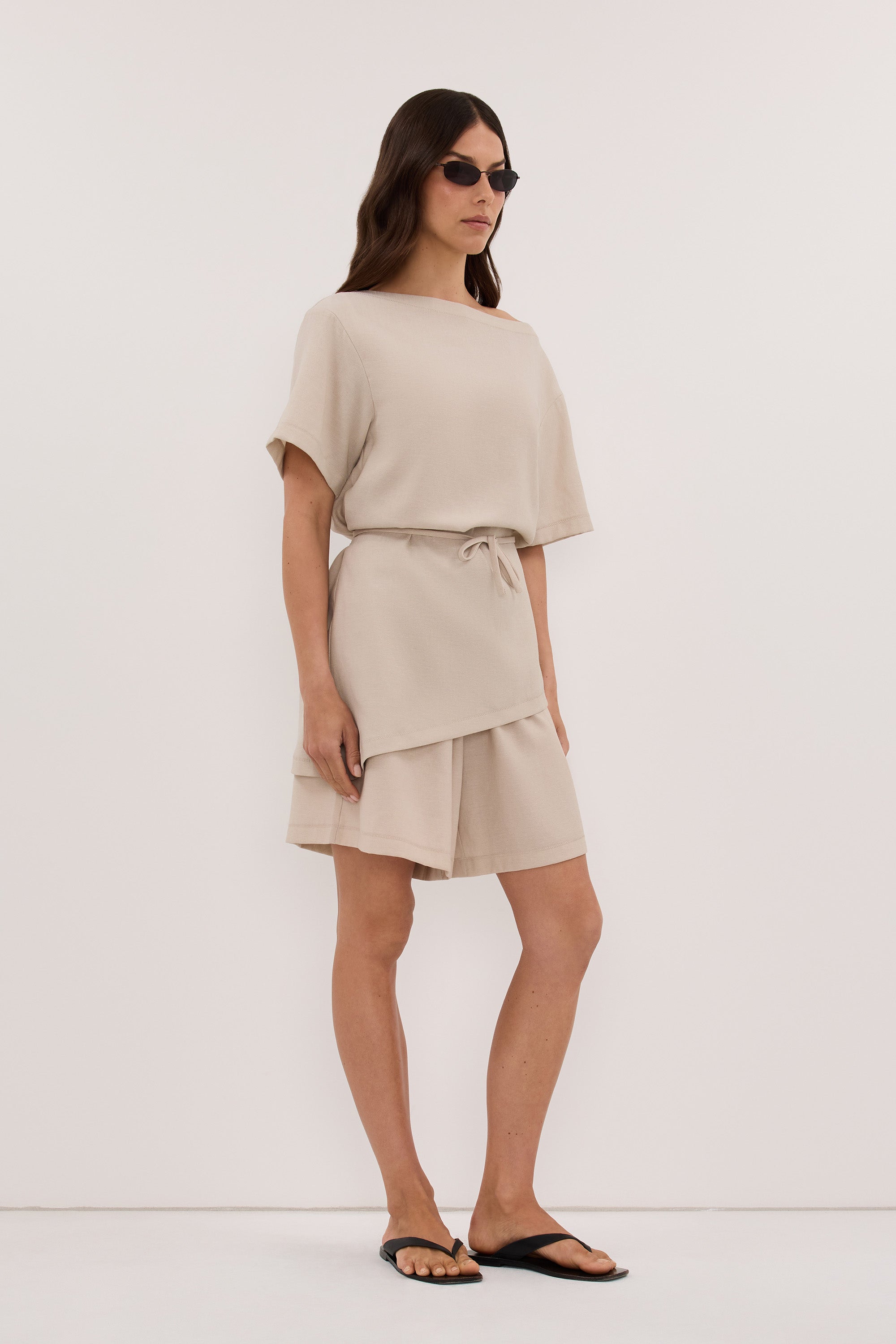 CALIA BONE BOAT NECK SLEEVED TOP