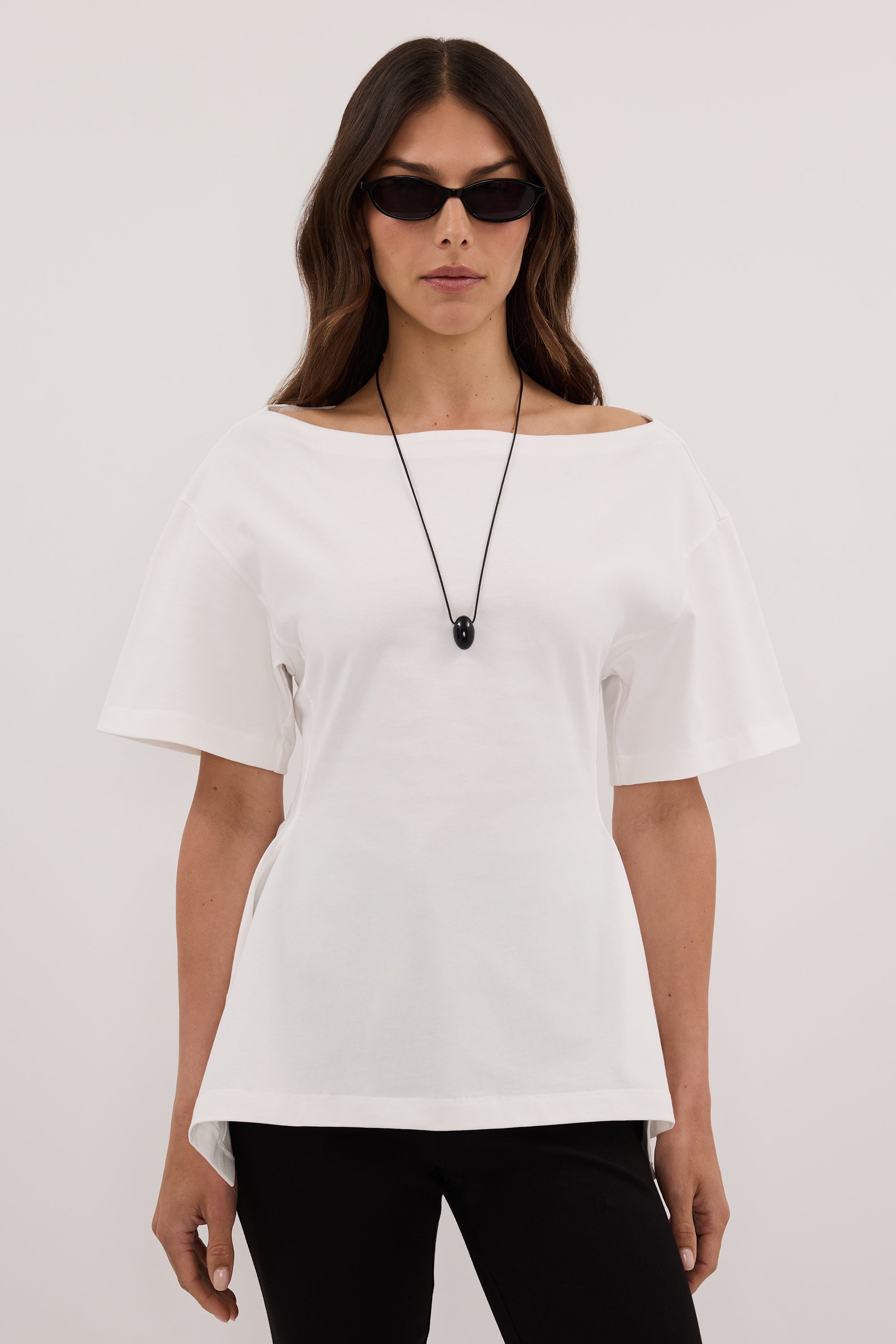 VERA WHITE HANDKERCHIEF HEM TEE