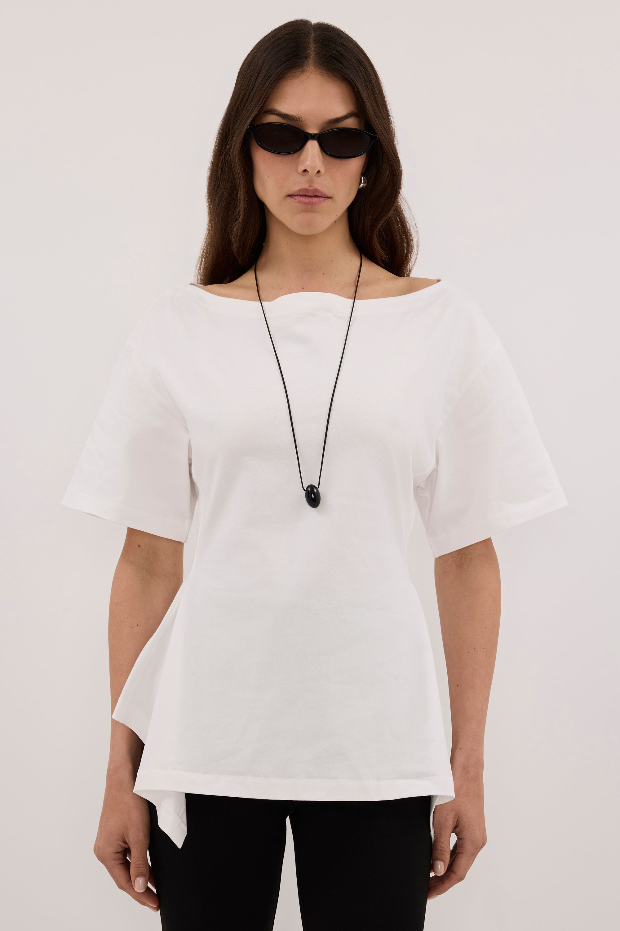 VERA WHITE HANDKERCHIEF HEM TEE