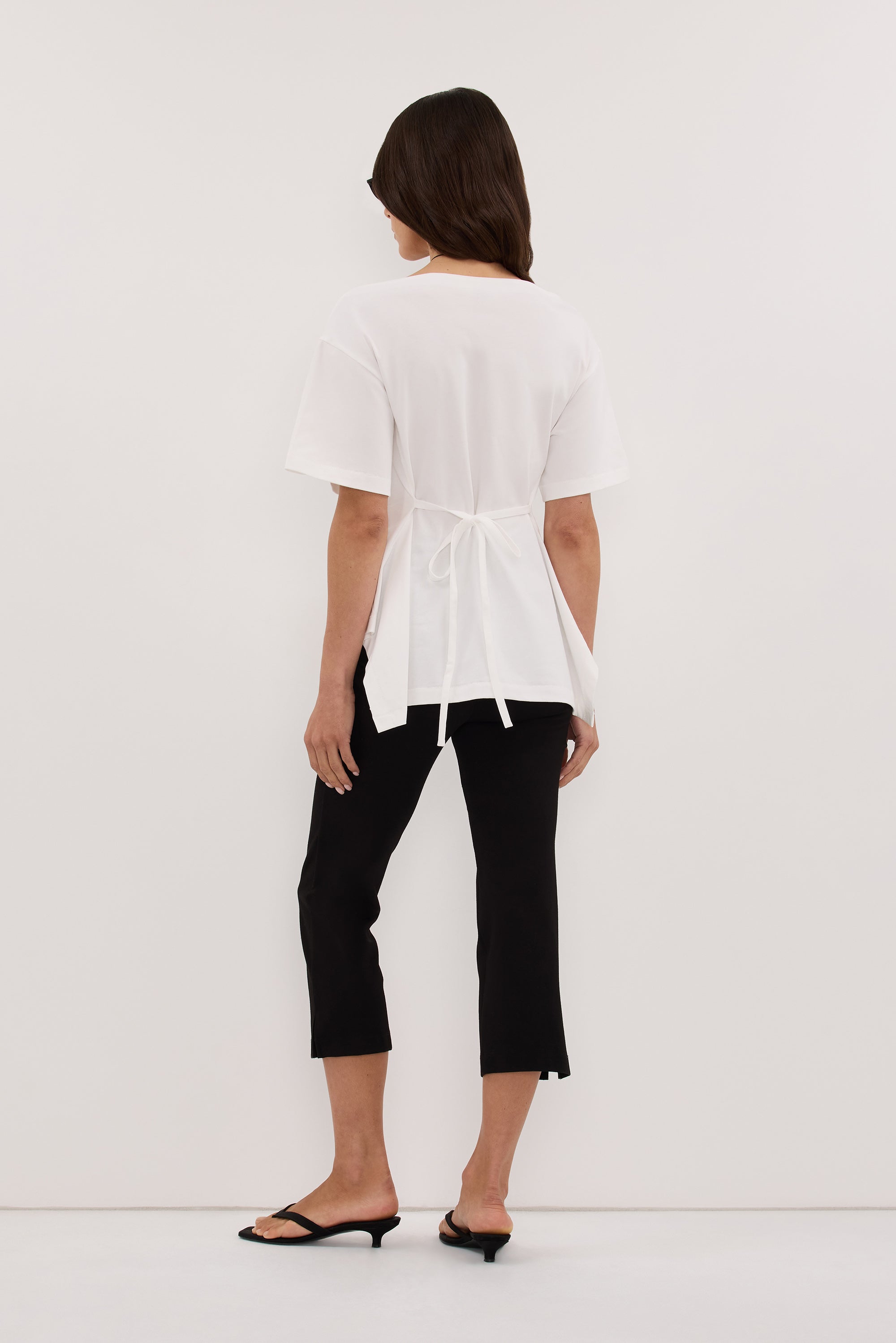 VERA WHITE HANDKERCHIEF HEM TEE