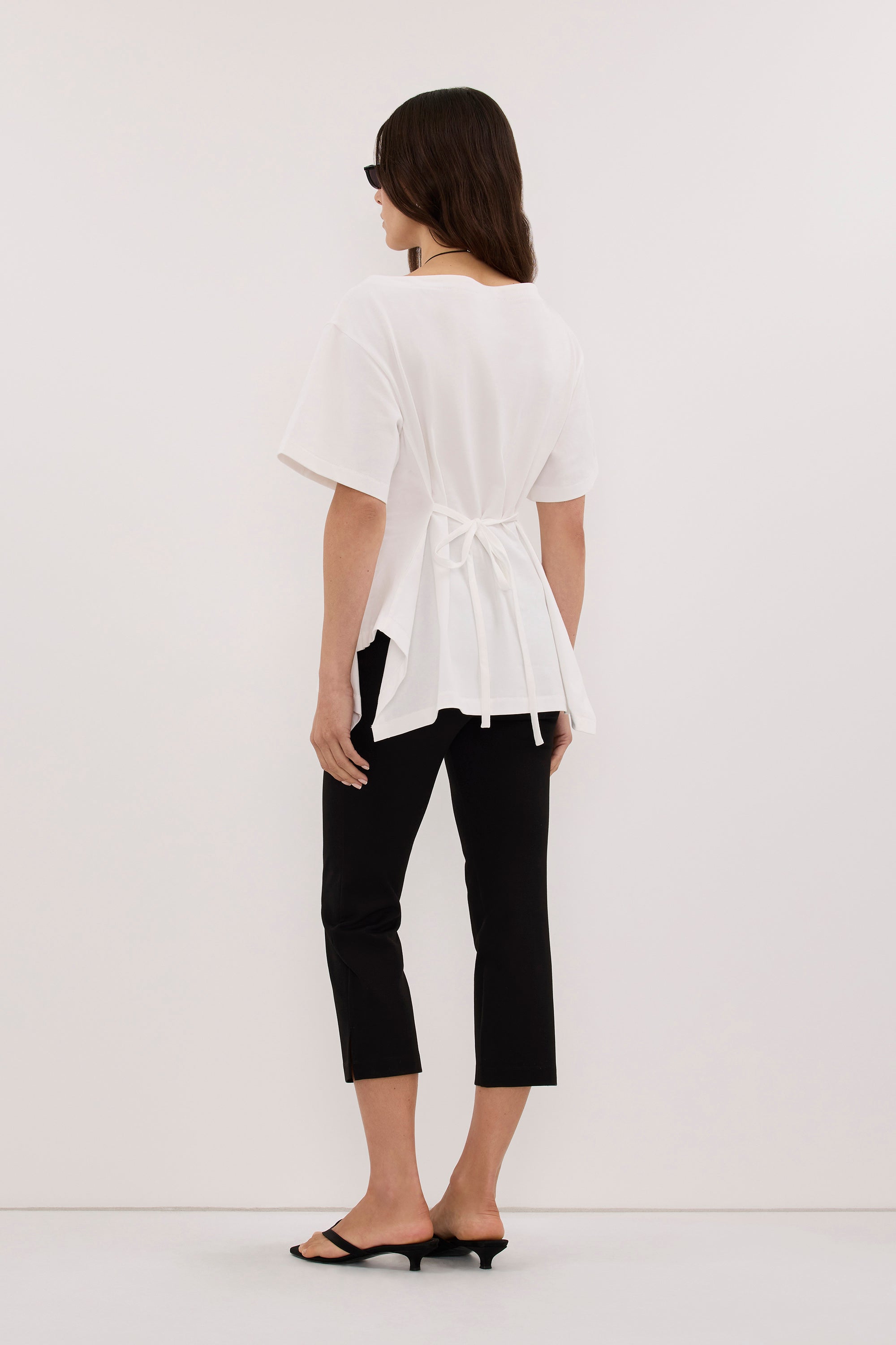 VERA WHITE HANDKERCHIEF HEM TEE