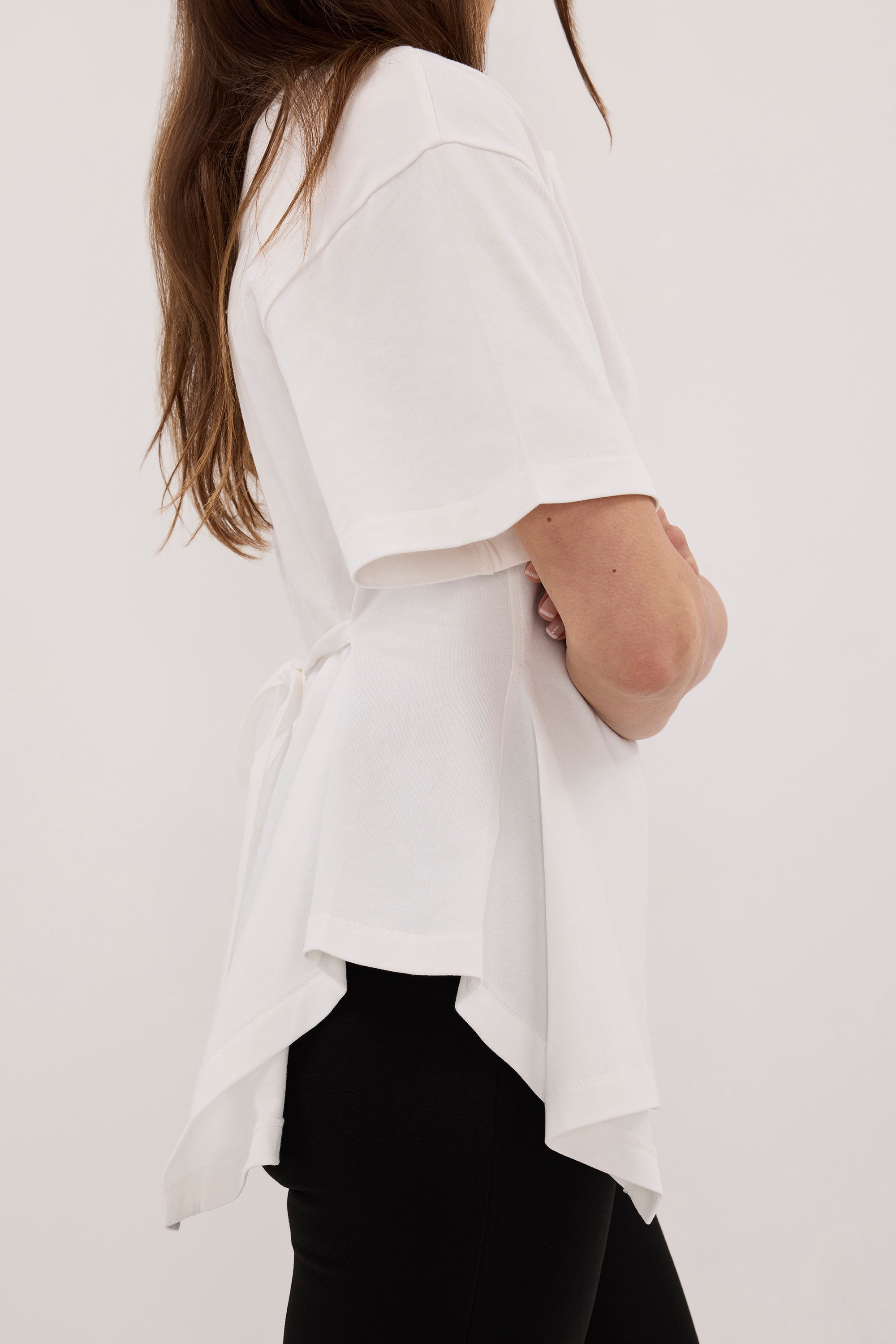 VERA WHITE HANDKERCHIEF HEM TEE