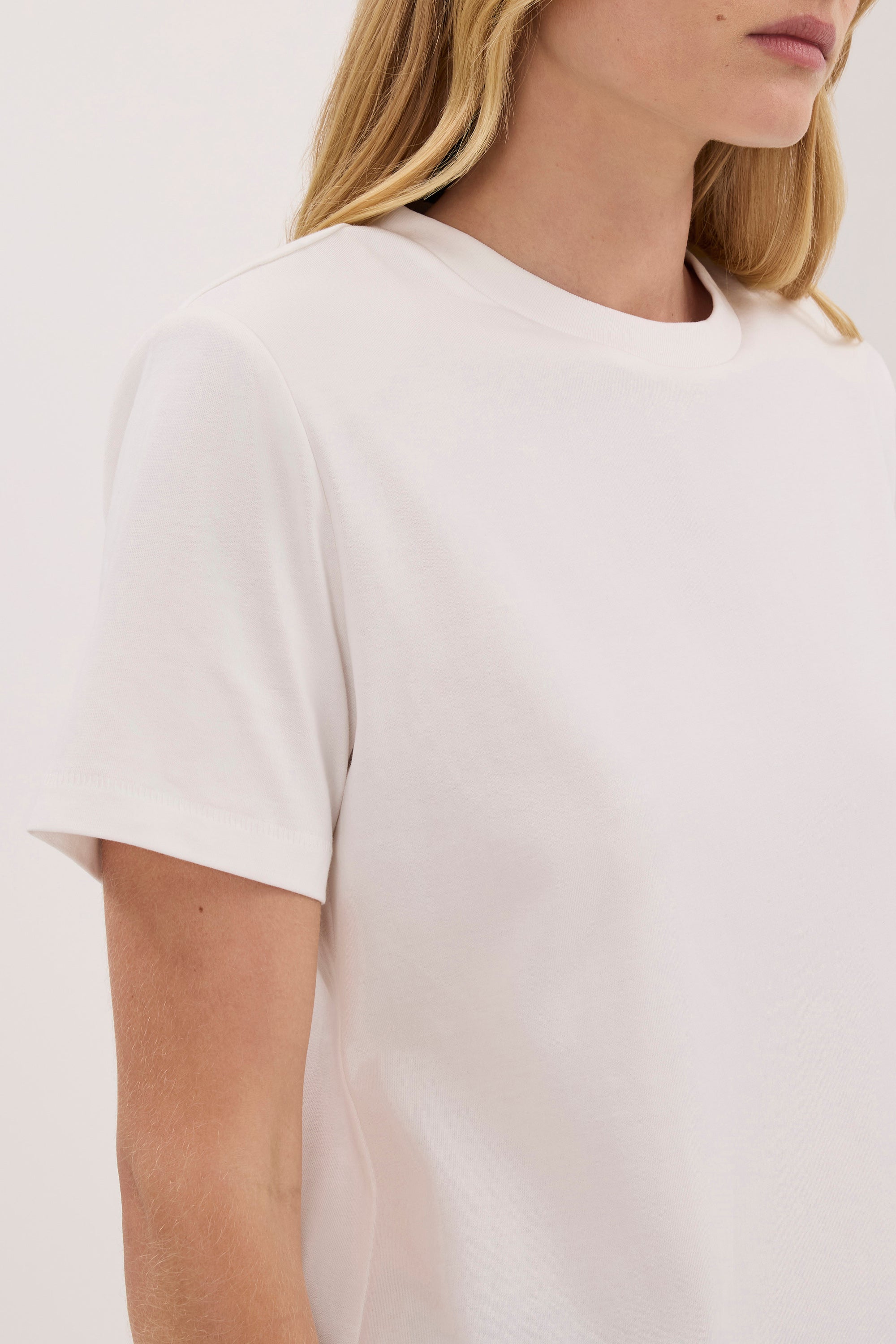 DARCY WHITE SHOULDER PAD TEE