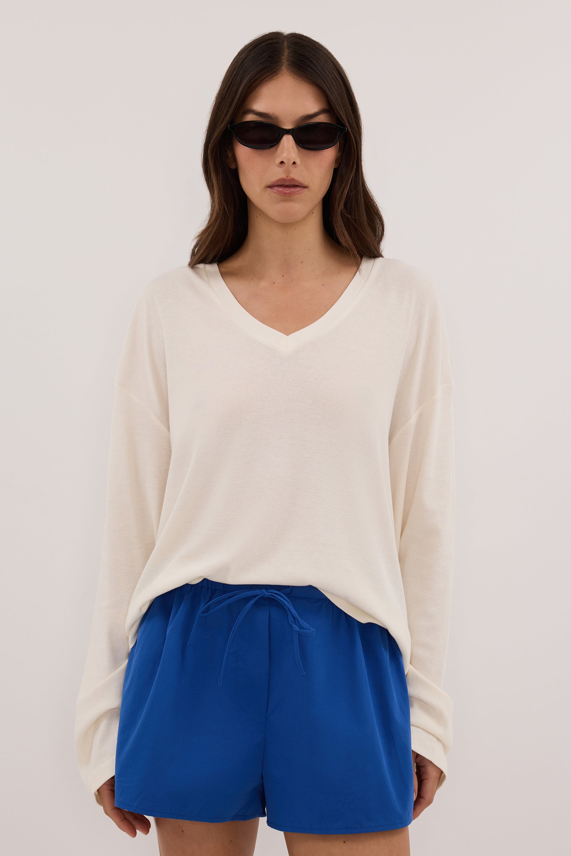 DARINA CREAM V NECK SLEEVED TOP