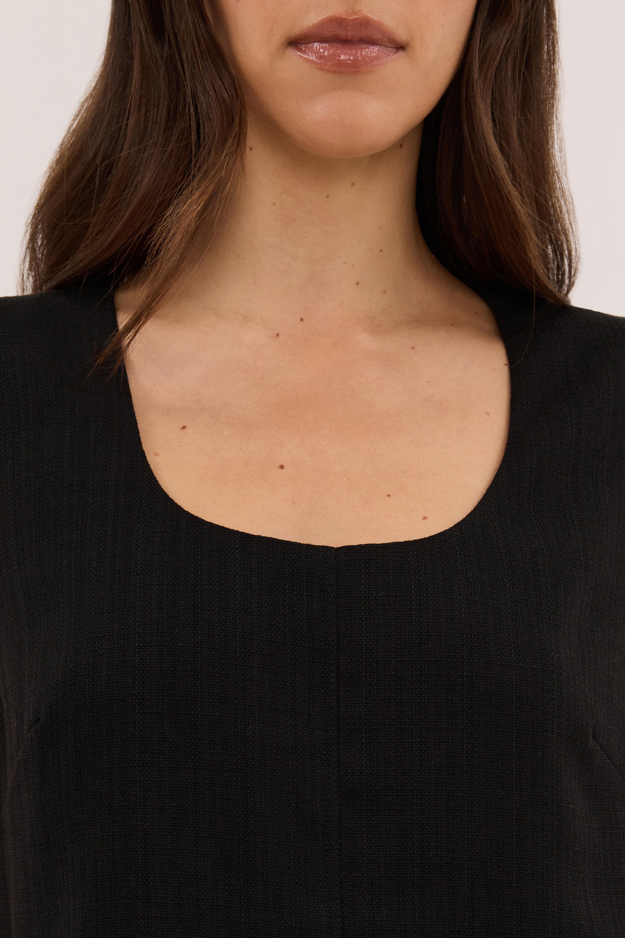 RUNA BLACK SCOOP NECK TOP