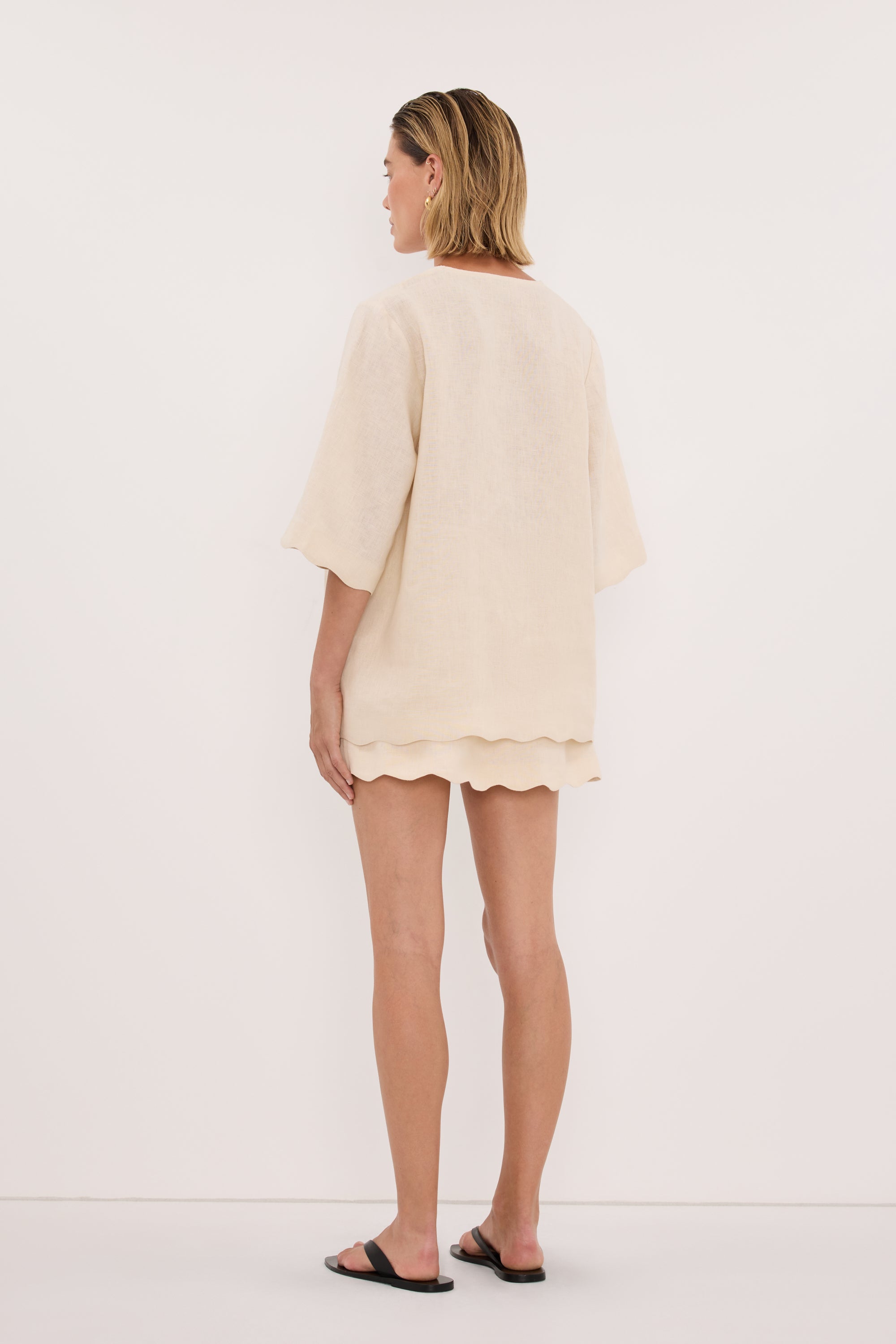 LELA SANDSTONE LINEN SKORT