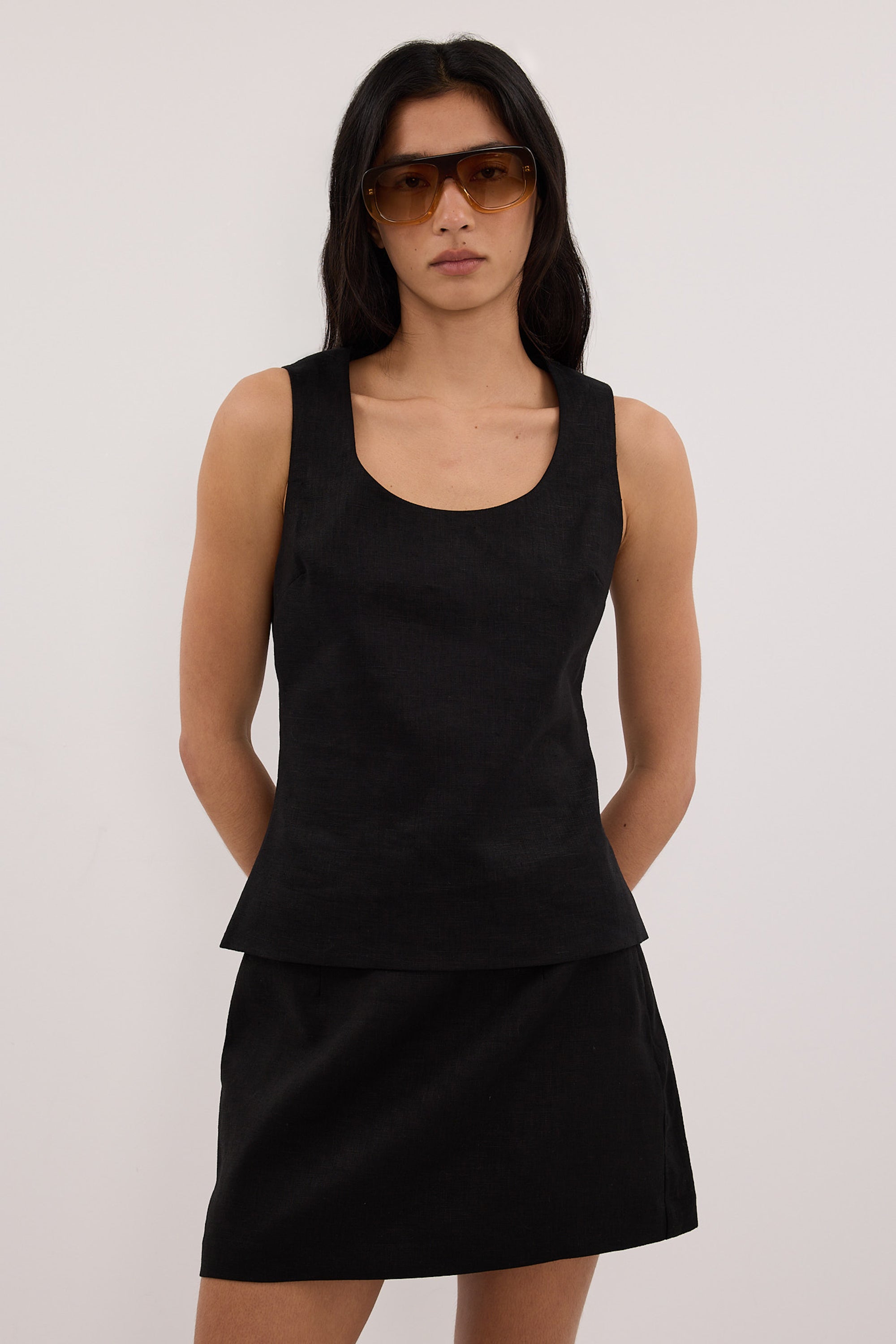 AURELI BLACK LINEN SKORT