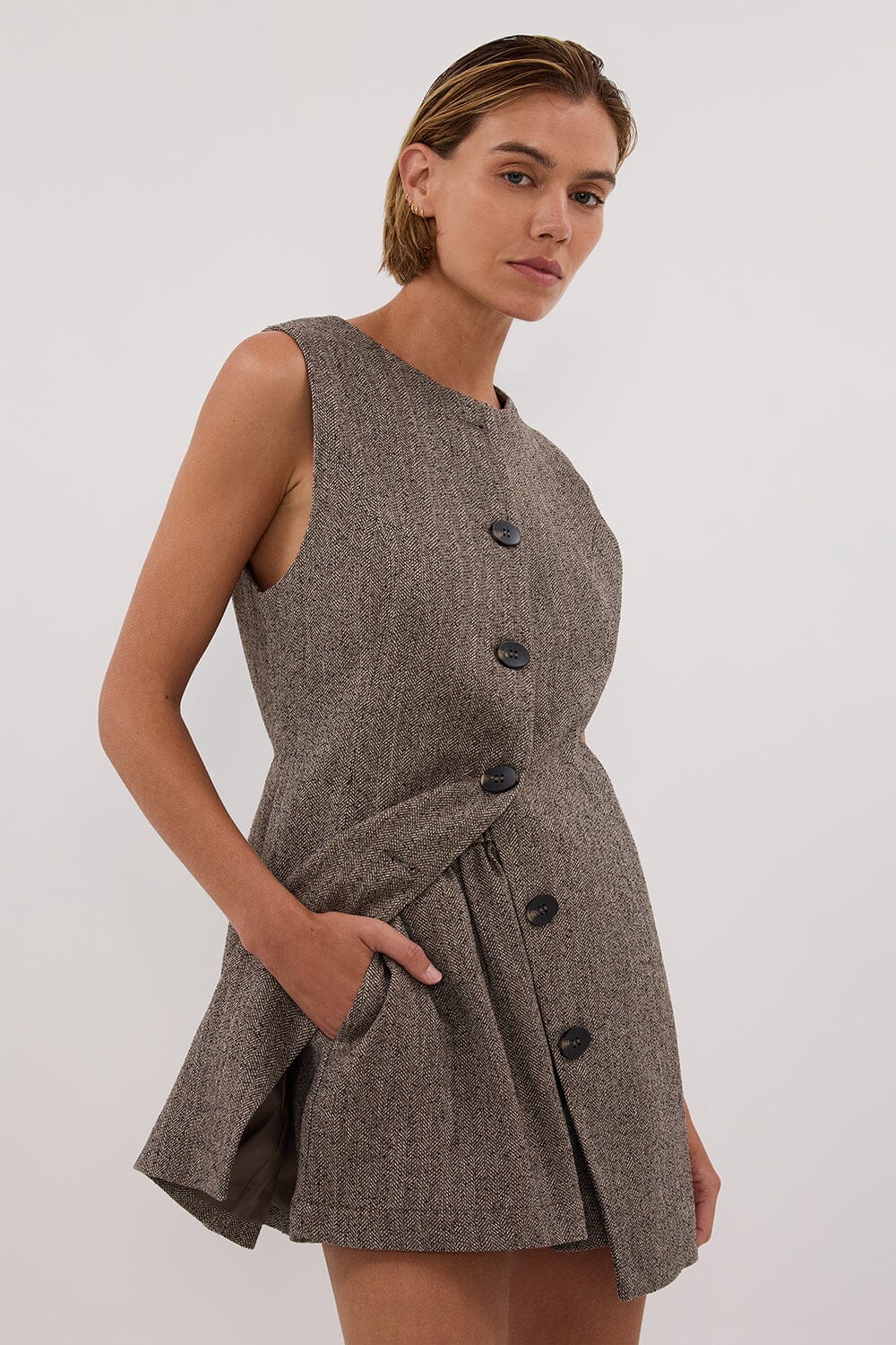 FRANKIE CHOC TWEED ELASTIC SHORT Clothing DISSH Boutiques 6 CHOCOLATE 