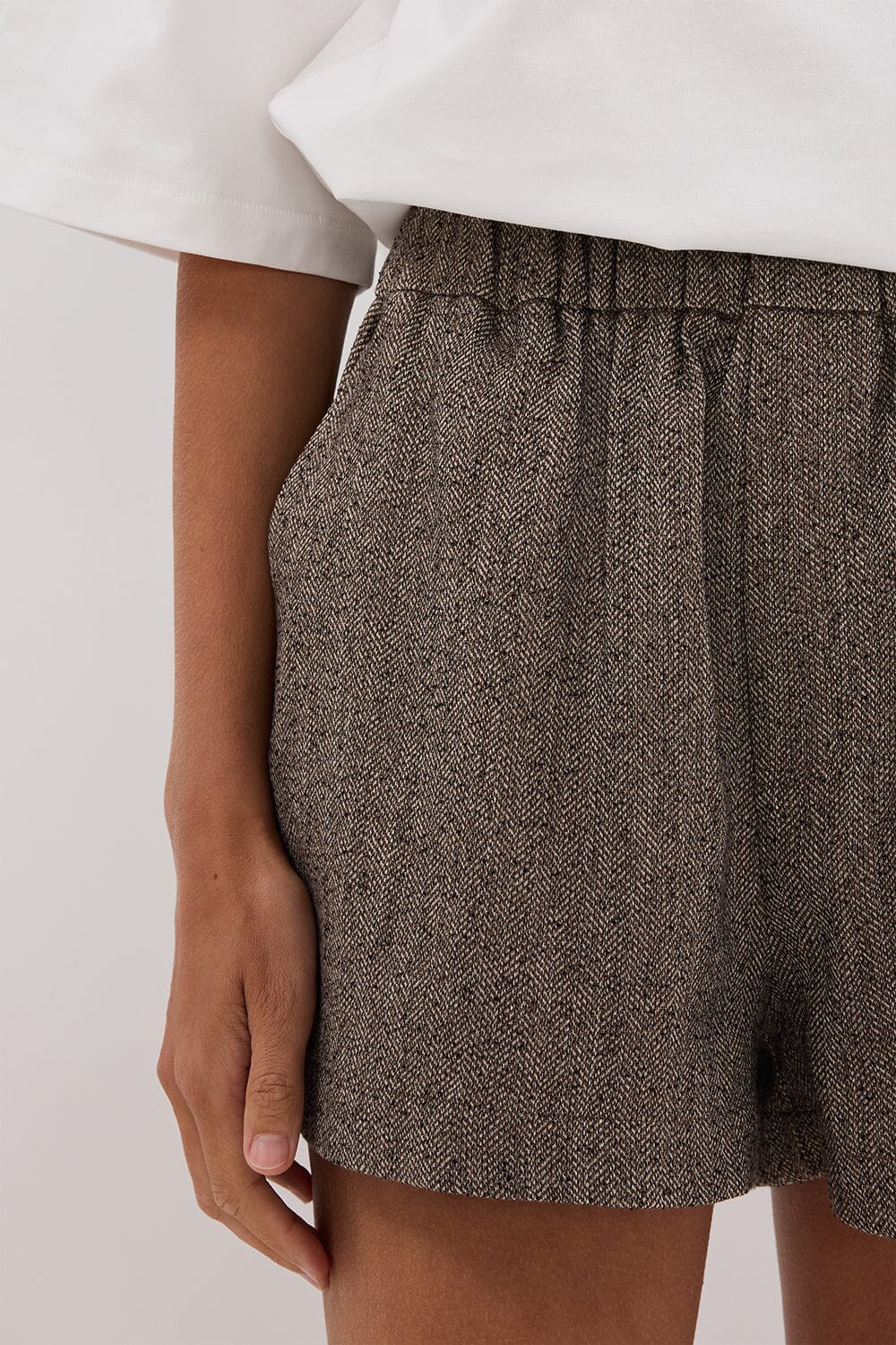 FRANKIE CHOC TWEED ELASTIC SHORT Clothing DISSH Boutiques 