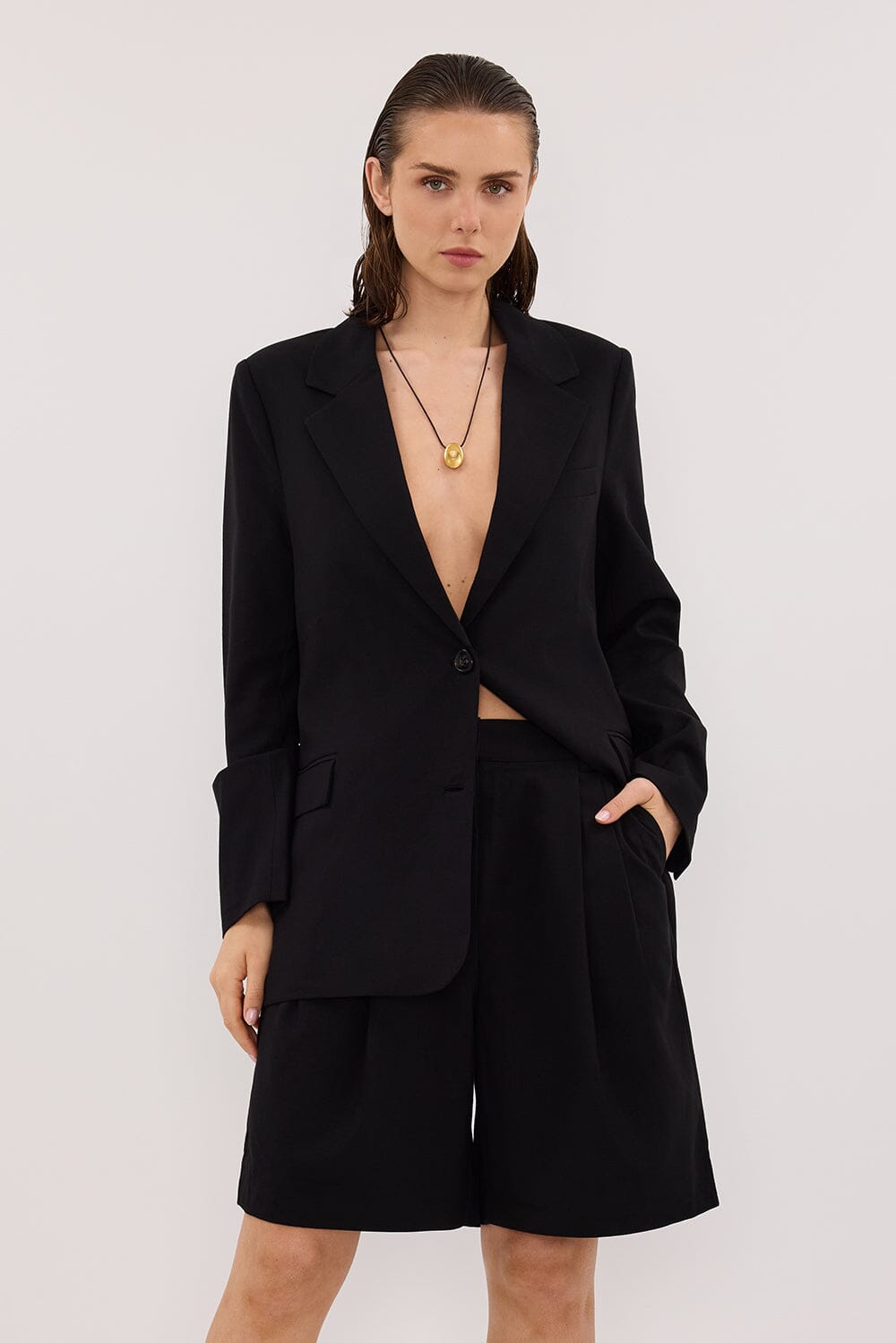 LIZA BLACK TAILORED BERMUDA SHORT Clothing DISSH Boutiques 