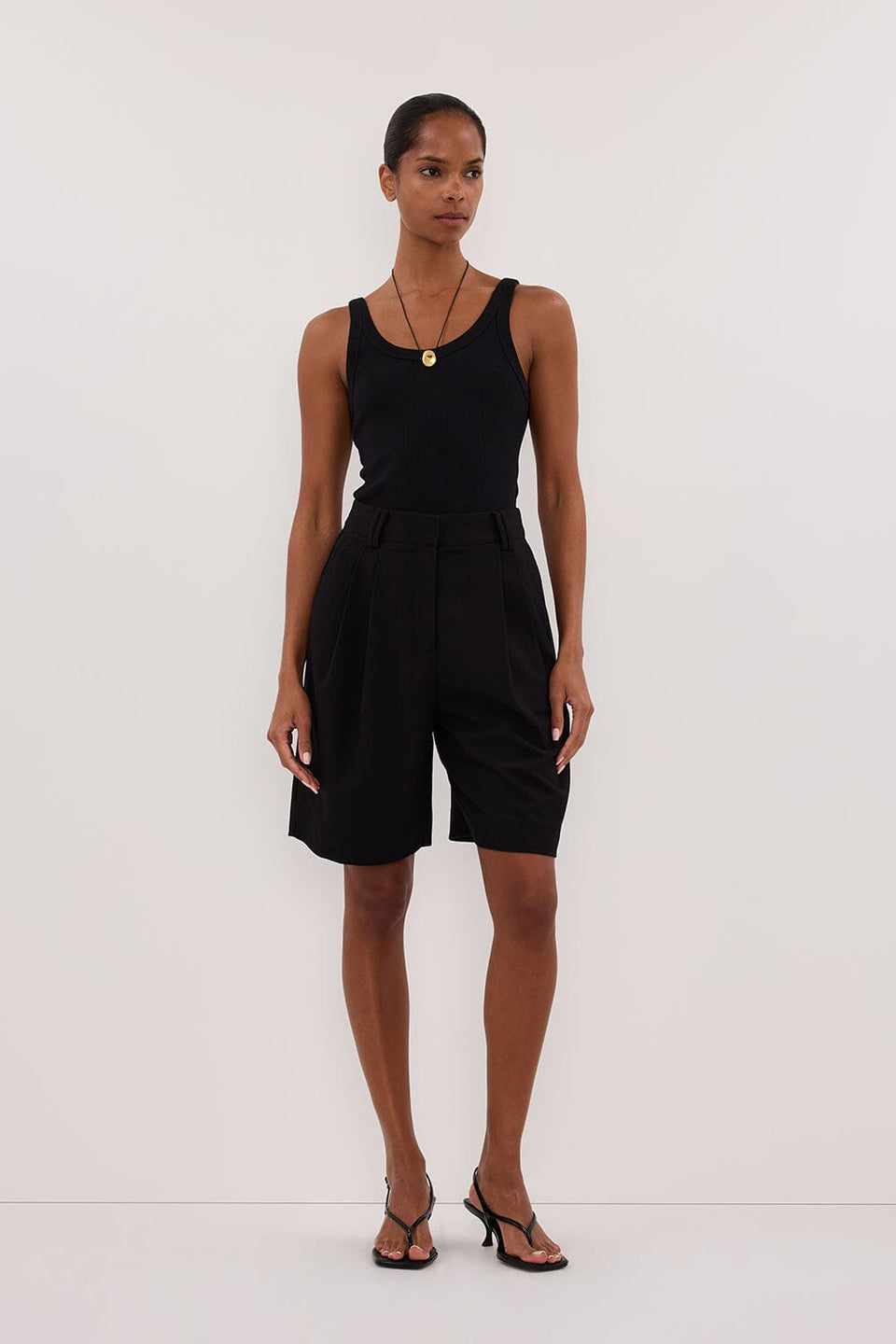 LIZA BLACK TAILORED BERMUDA SHORT Clothing DISSH Boutiques 