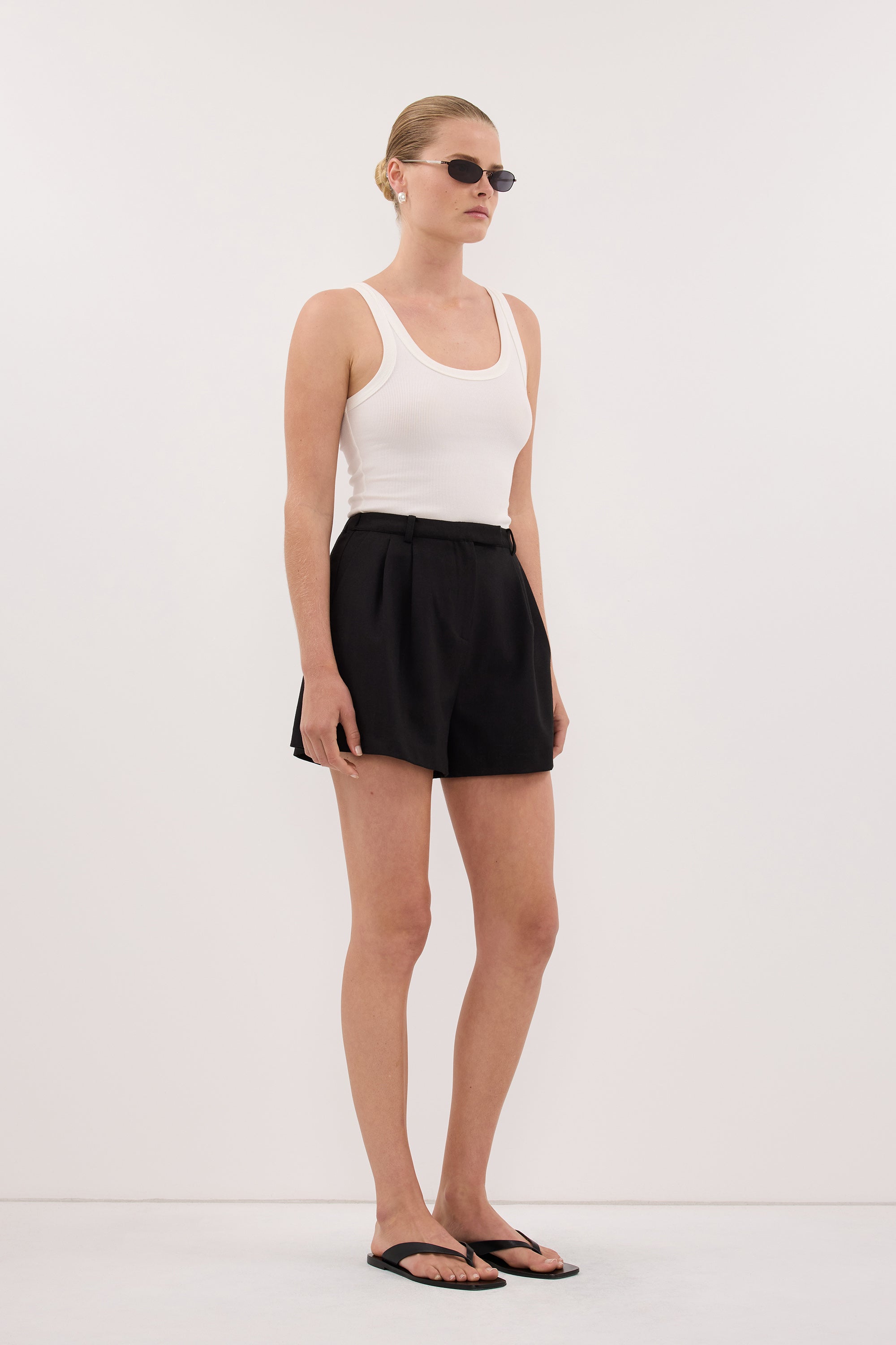 CYRUS BLACK TAILORED SHORT