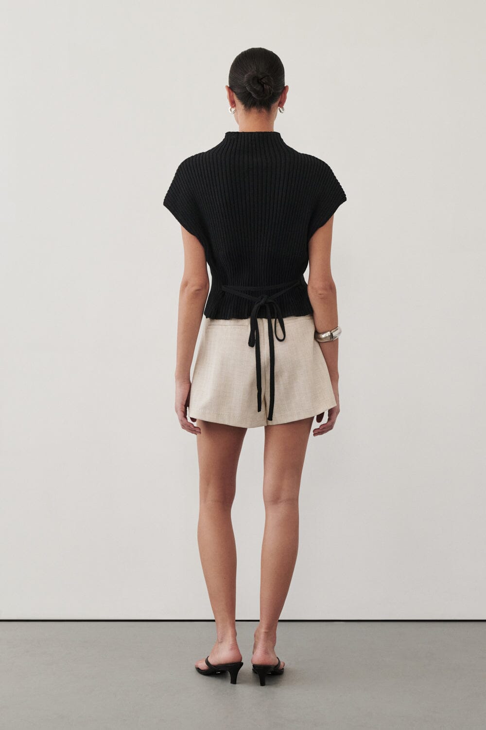 CYRUS NATURAL TAILORED SHORT