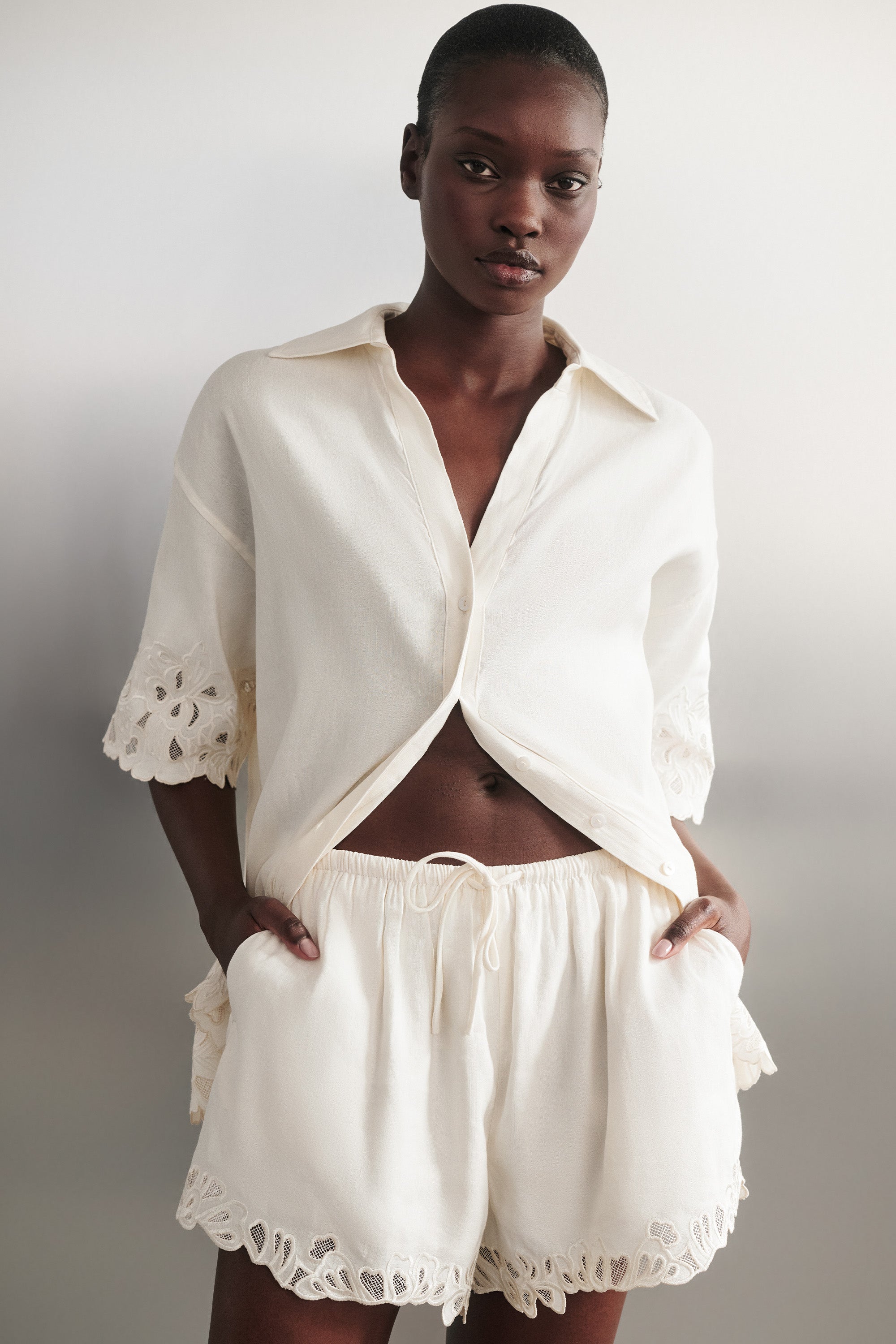 ZARIA OFF WHITE SHORT
