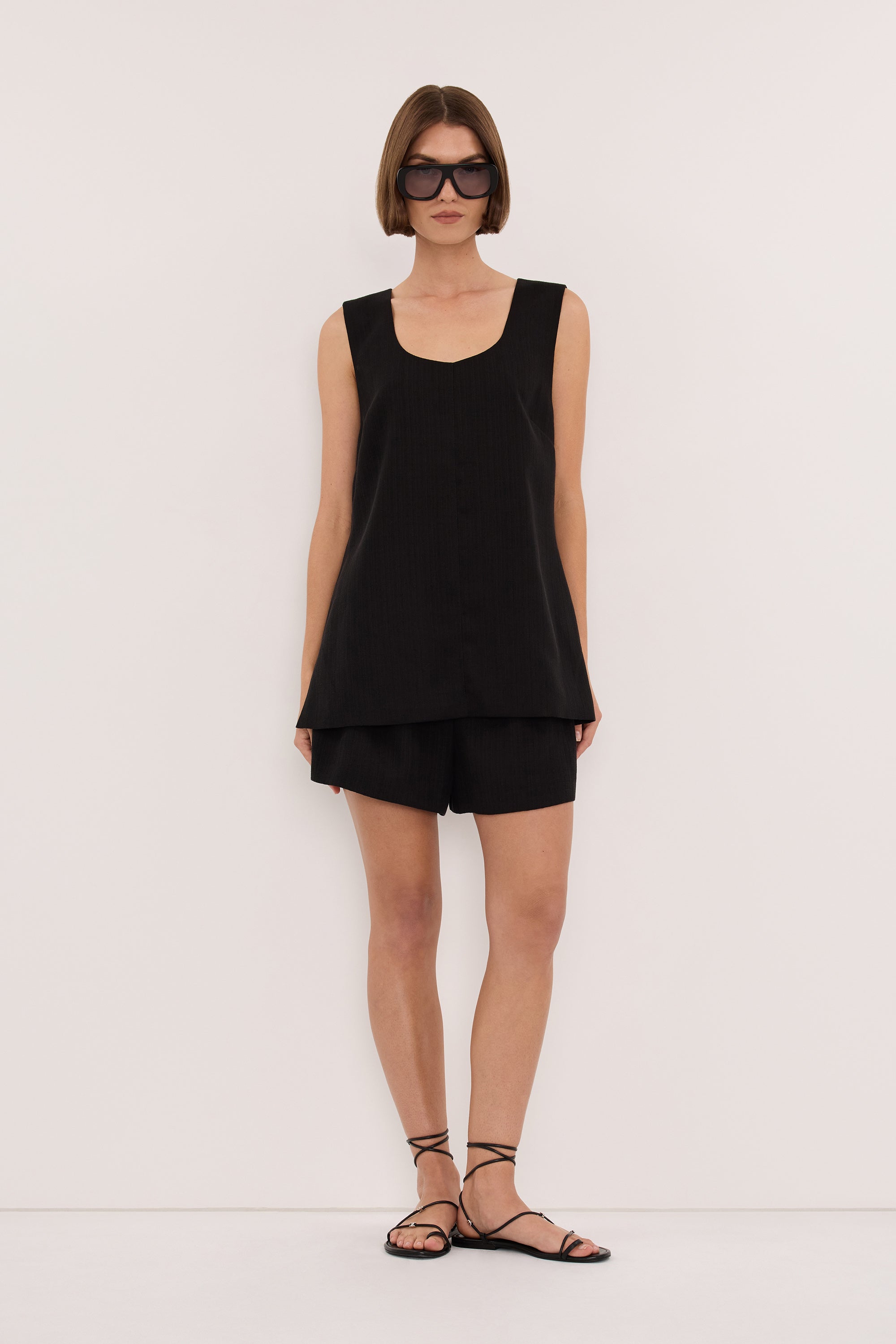 RUNA BLACK TAILORED SHORT