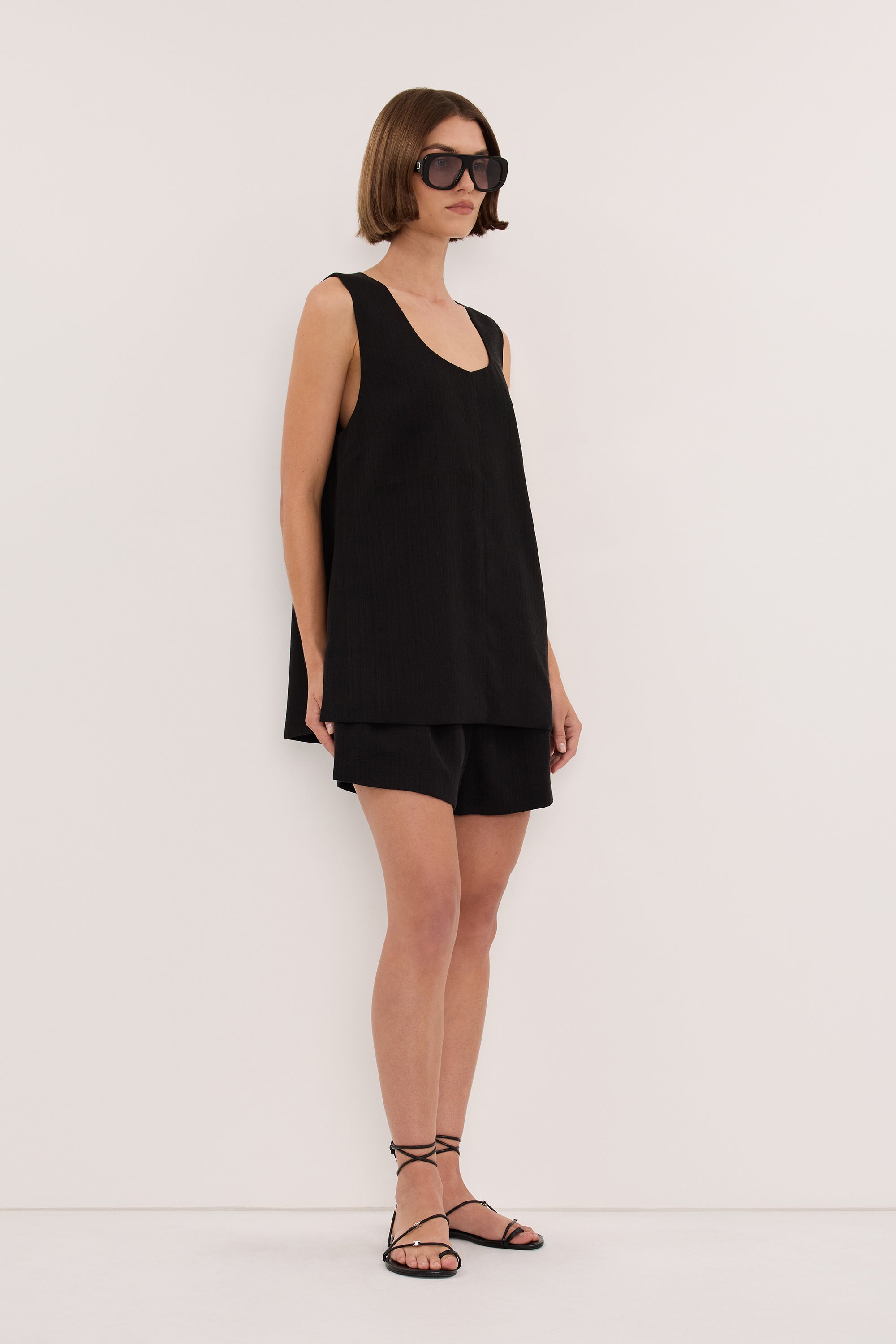 RUNA BLACK TAILORED SHORT