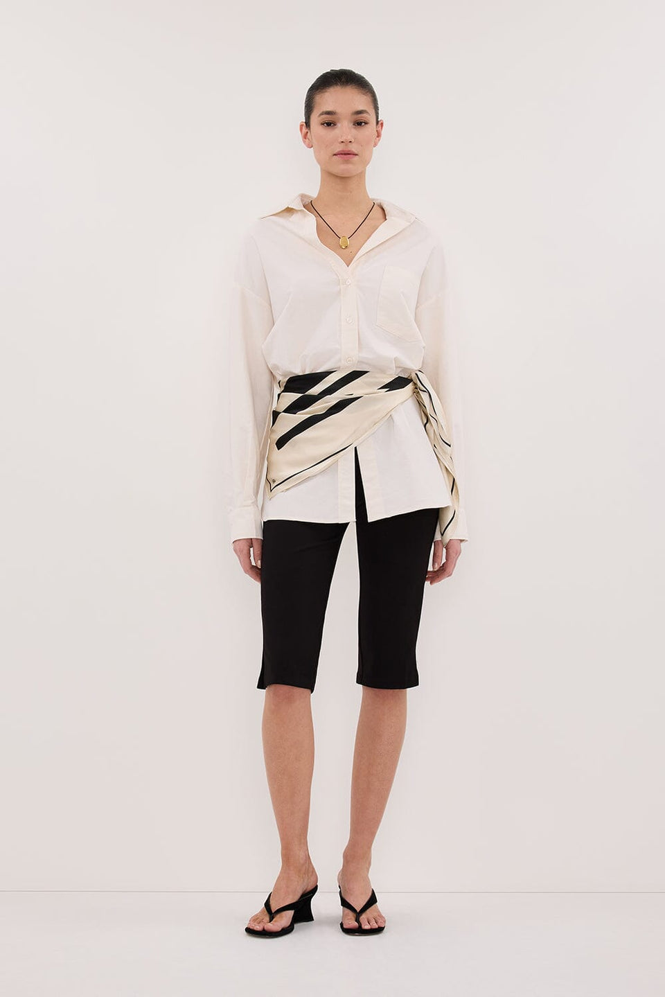 DEMI BLACK CAPRI PANT Clothing DISSH Boutiques 