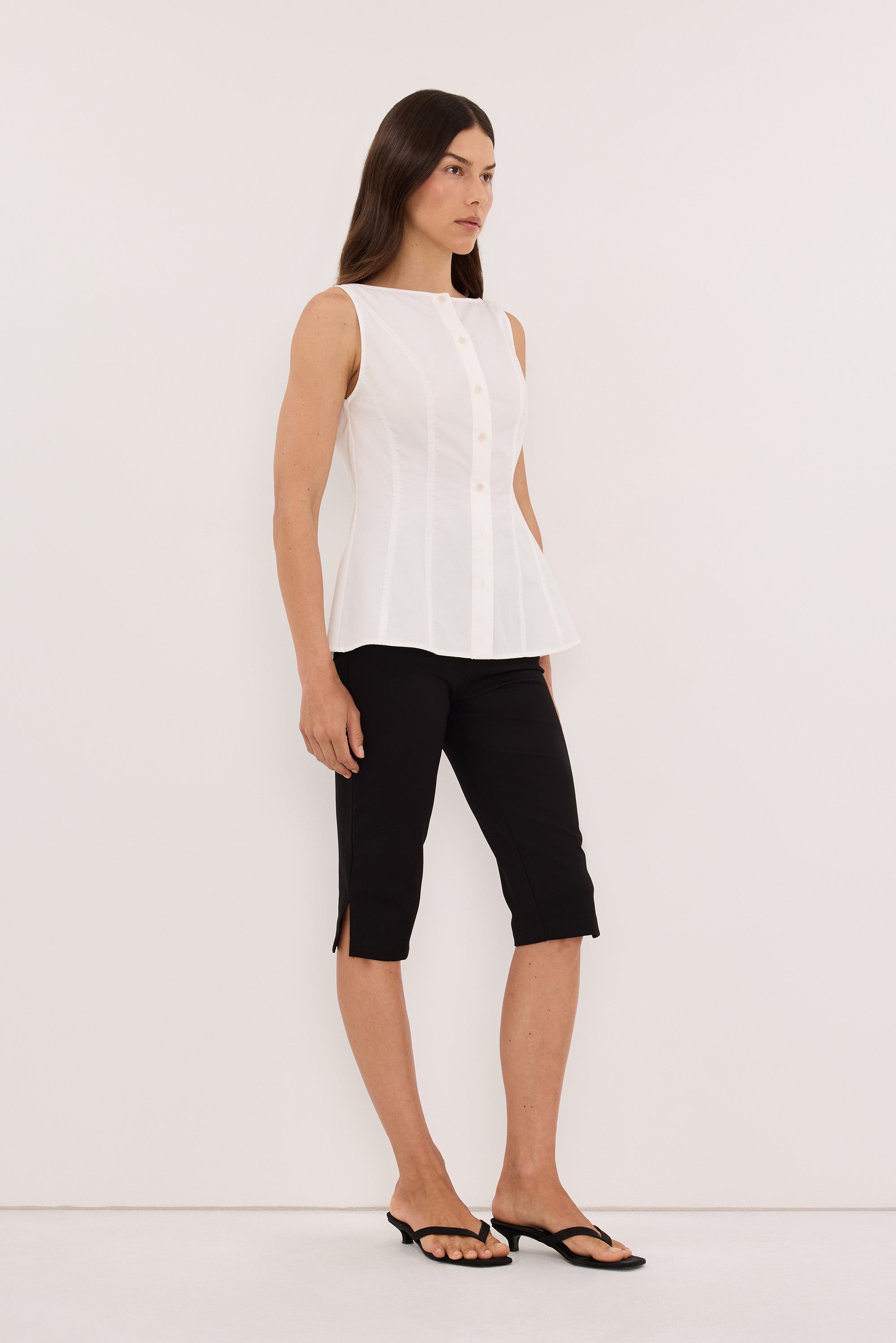 DEMI BLACK CAPRI PANT