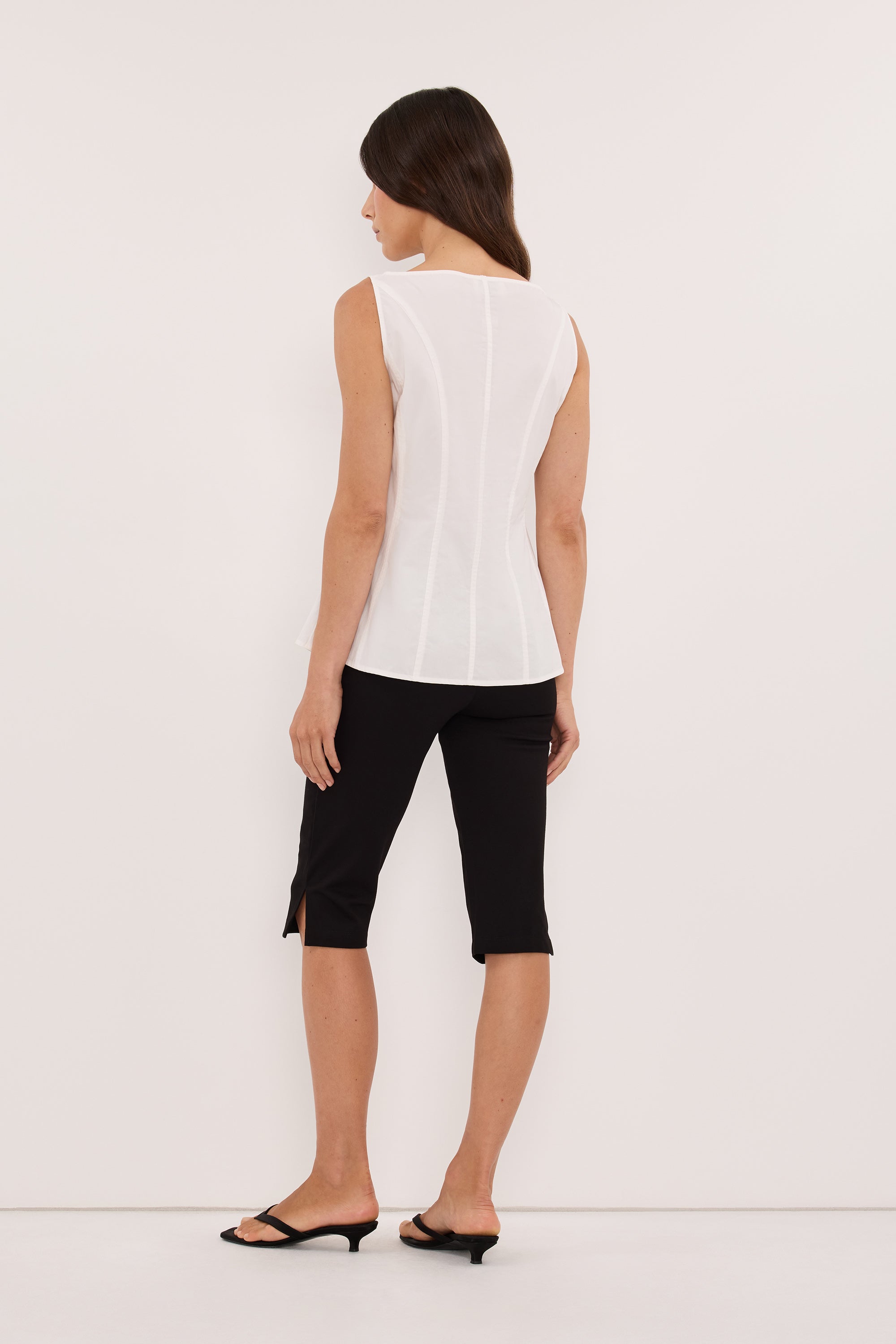 DEMI BLACK CAPRI PANT