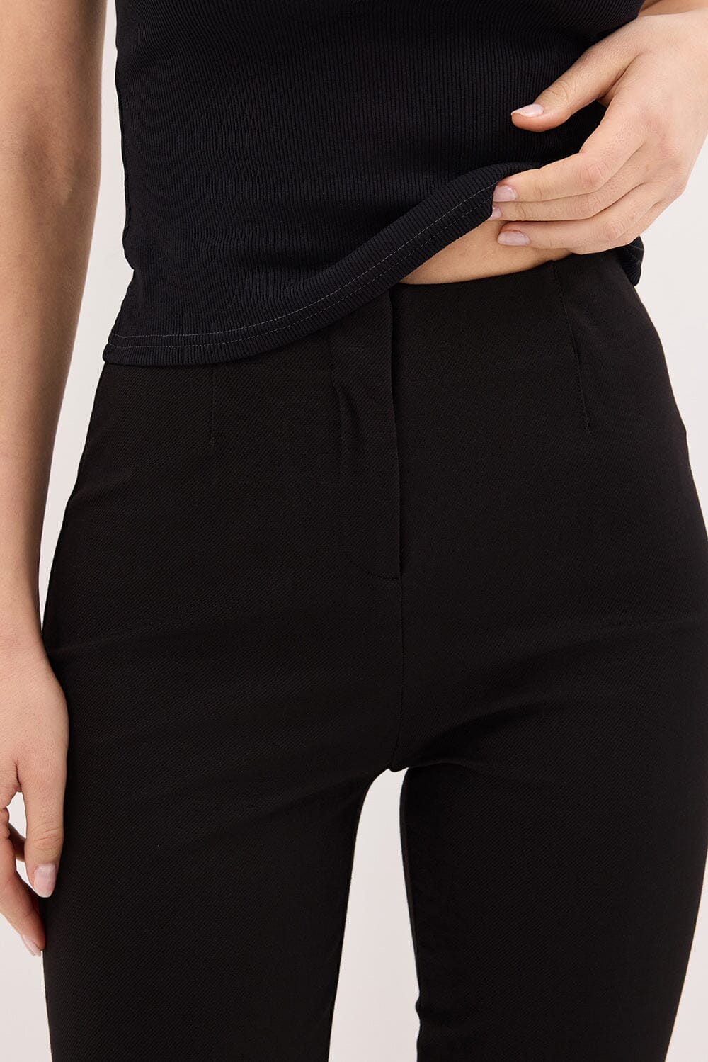 DEMI BLACK CAPRI PANT Clothing DISSH Boutiques 