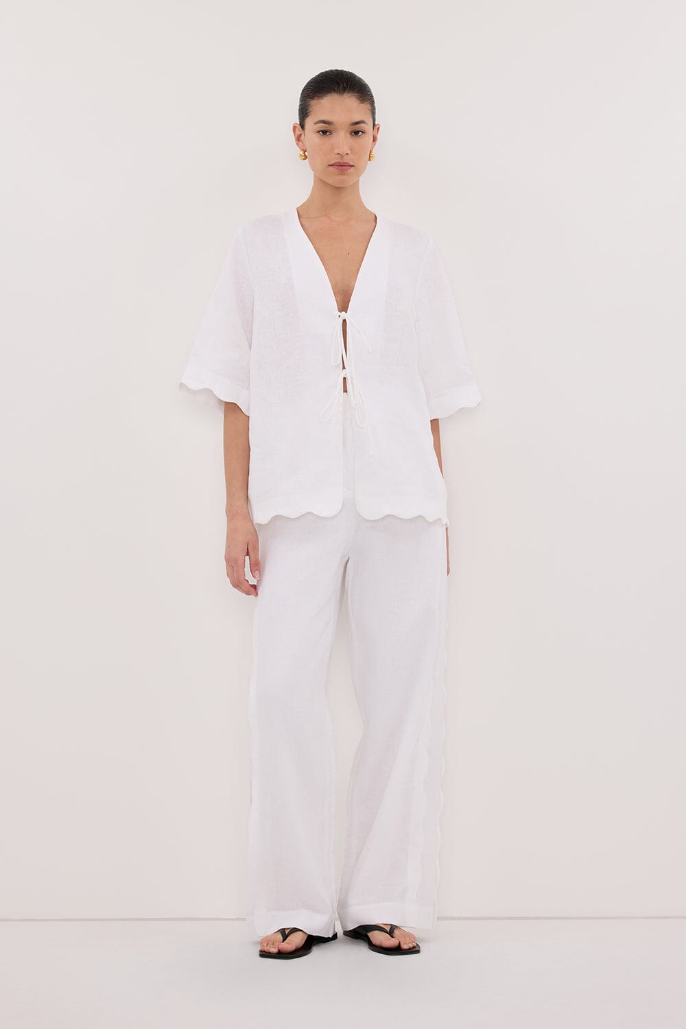 LELA WHITE LINEN PANT Clothing DISSH Boutiques 