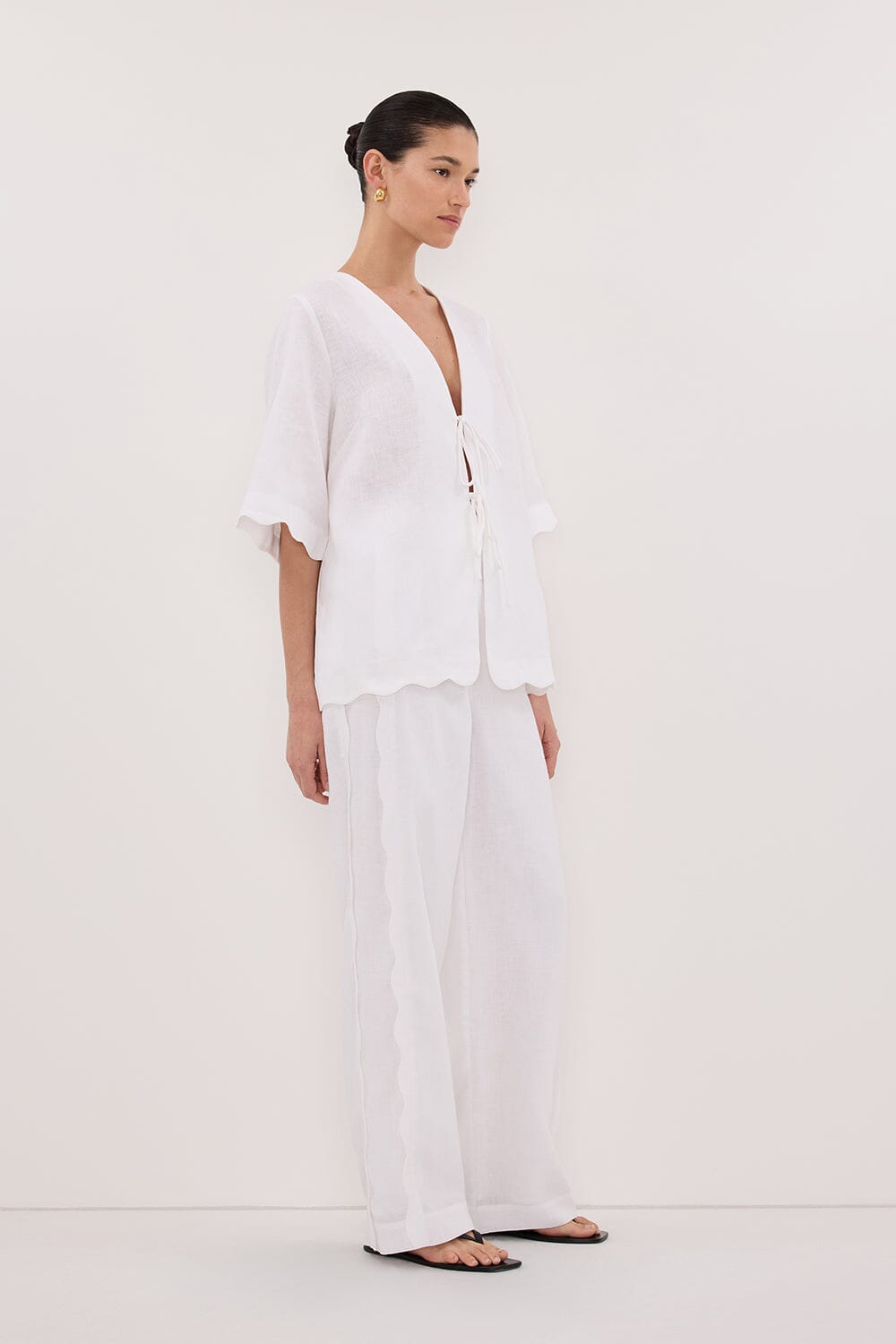 LELA WHITE LINEN PANT Clothing DISSH Boutiques 