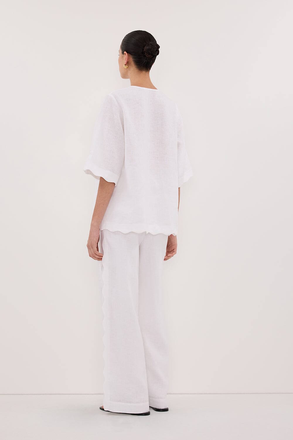 LELA WHITE LINEN PANT Clothing DISSH Boutiques 