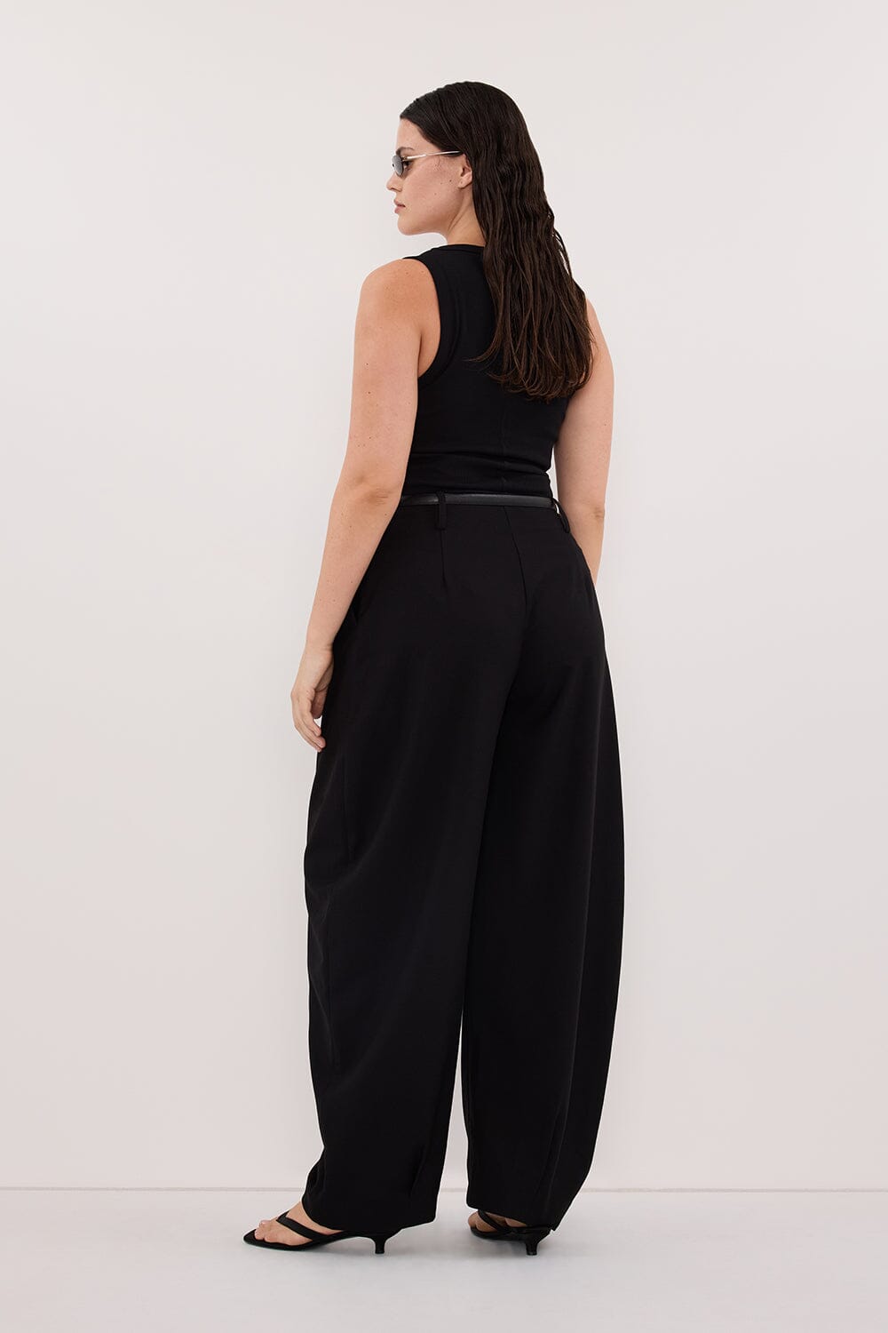ROMY BLACK BARREL LEG TAILORED PANT Clothing DISSH Boutiques 
