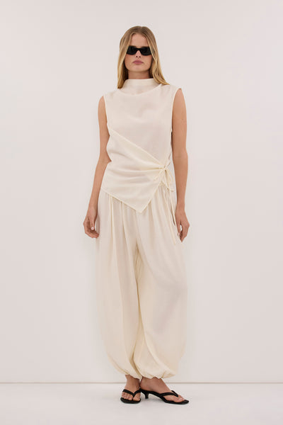 Zoe wearing CALIA CREAM BALLOON PANT