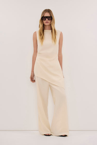 Zoe wearing KENDALL BUTTER ELASTICATED PANT