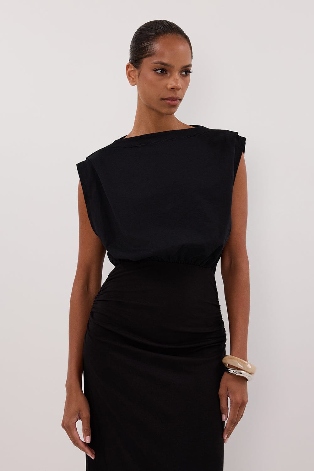 LIORA BLACK SLEEVELESS MAXI DRESS
