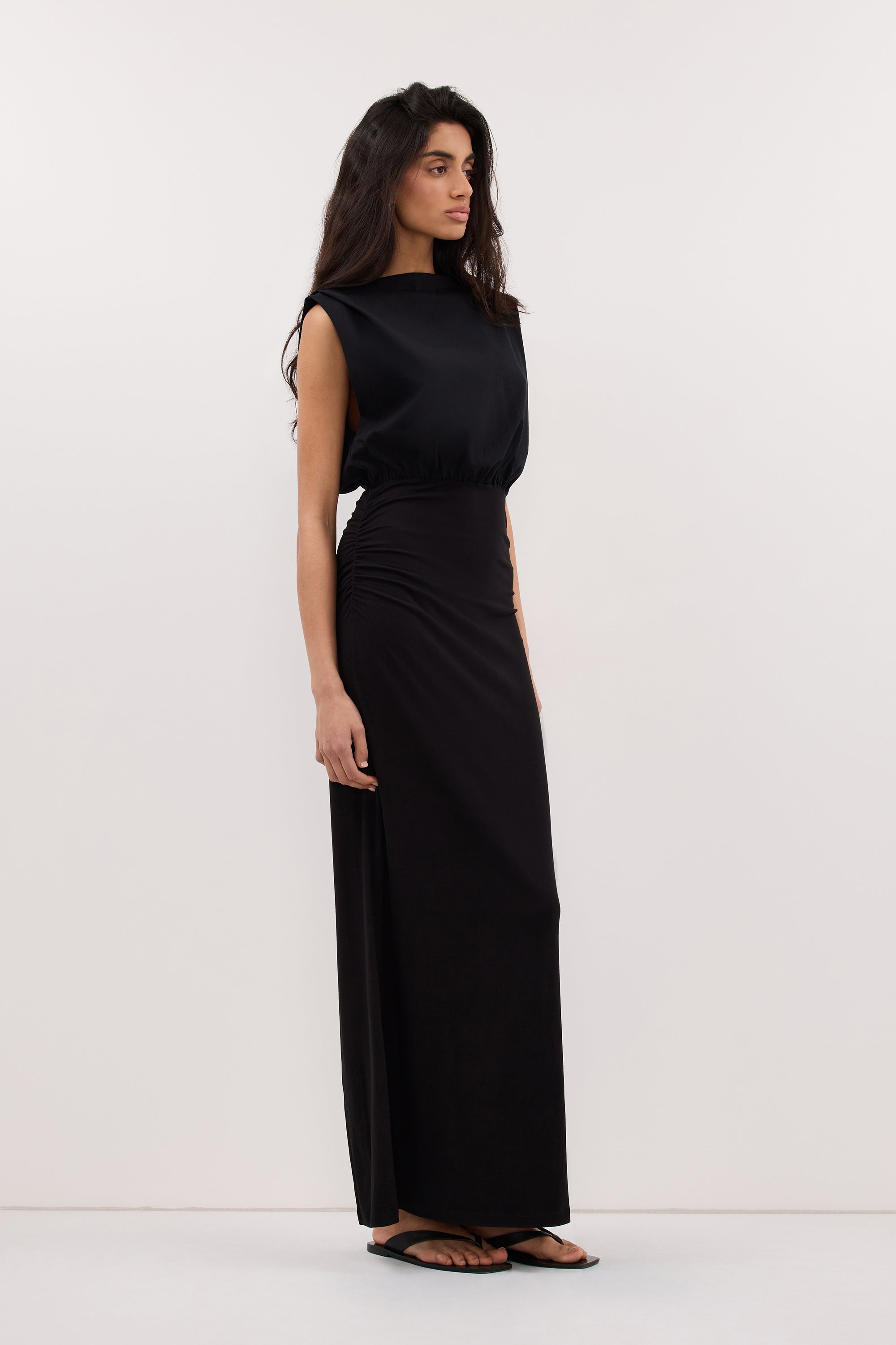 LIORA BLACK SLEEVELESS MAXI DRESS