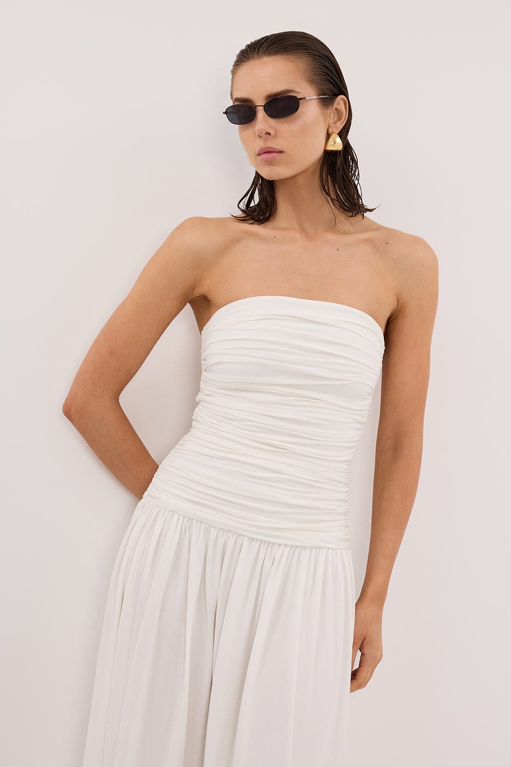 SHARI OFF WHITE STRAPLESS BANDEAU MIDI DRESS