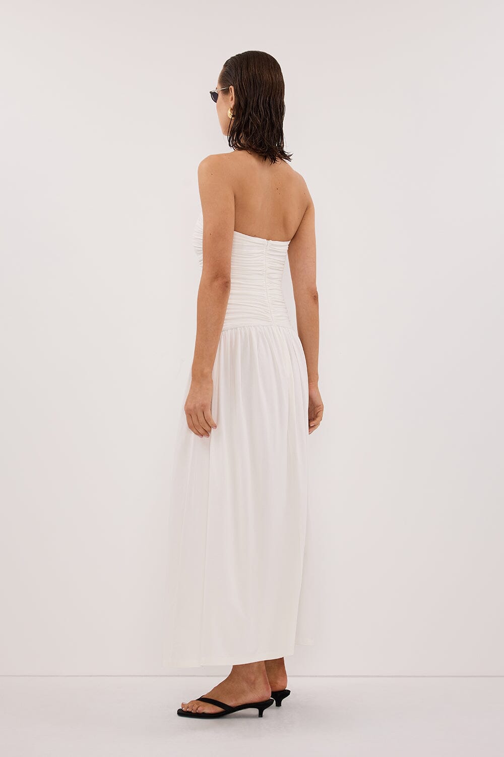 SHARI OFF WHITE STRAPLESS BANDEAU MIDI DRESS