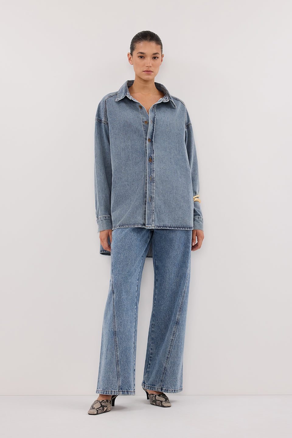 ASHTON CLASSIC BLUE DENIM SHIRT Clothing DISSH Boutiques 